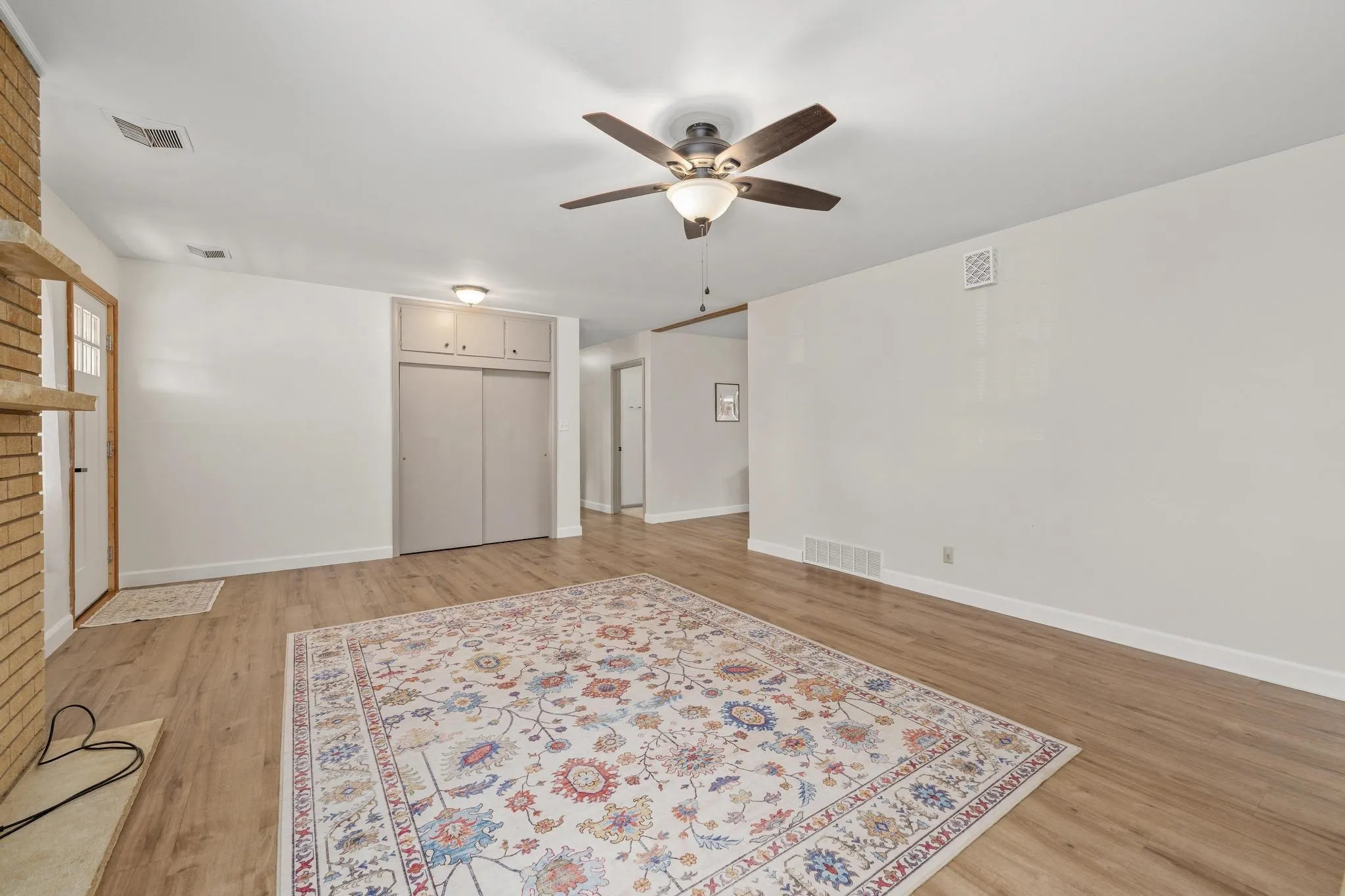 Wellington, Kansas 67152, United States, 3 Bedrooms Bedrooms, ,3 BathroomsBathrooms,Residential,Active,241941