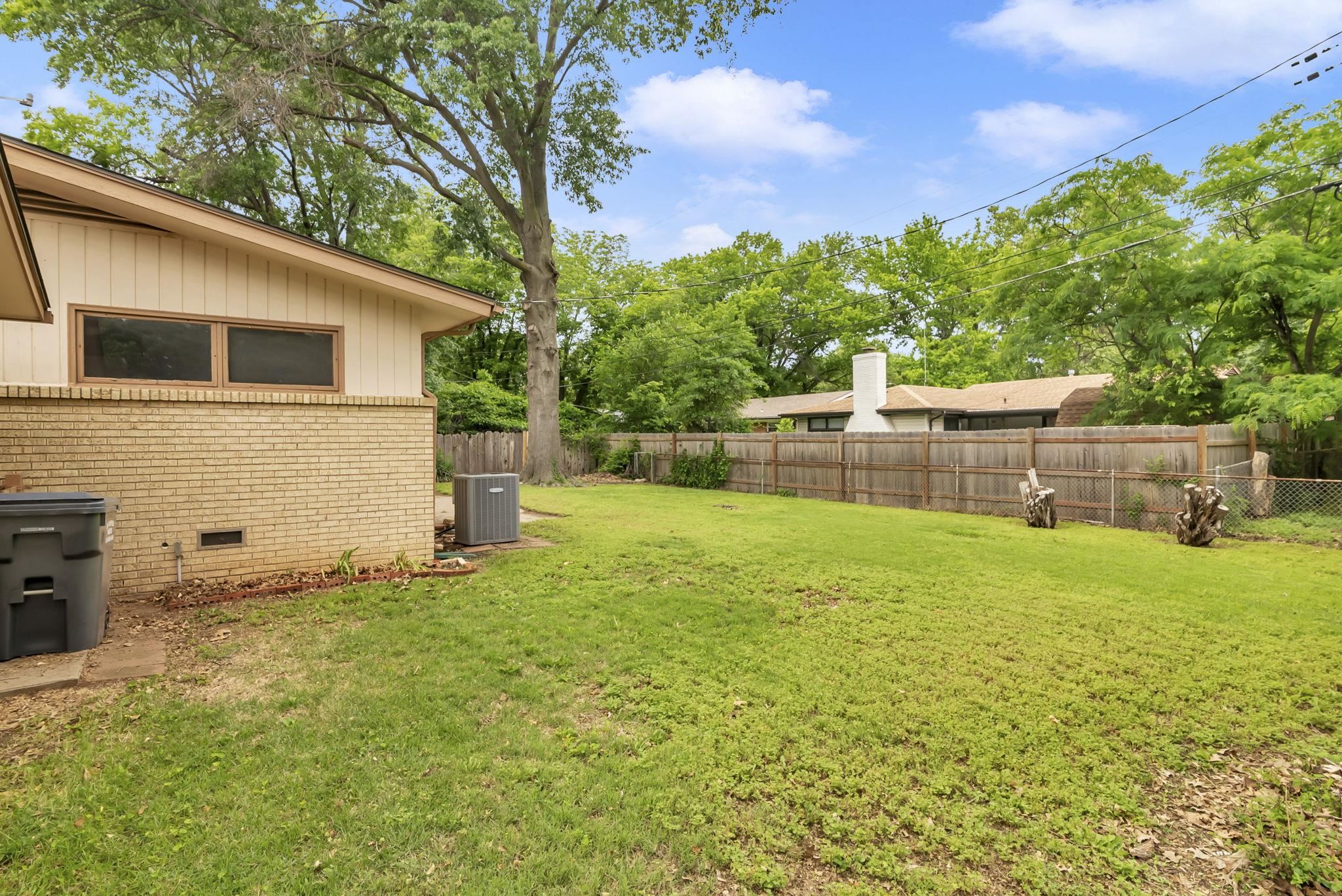 9808 W Hickory Ln, Wichita, Kansas image 20