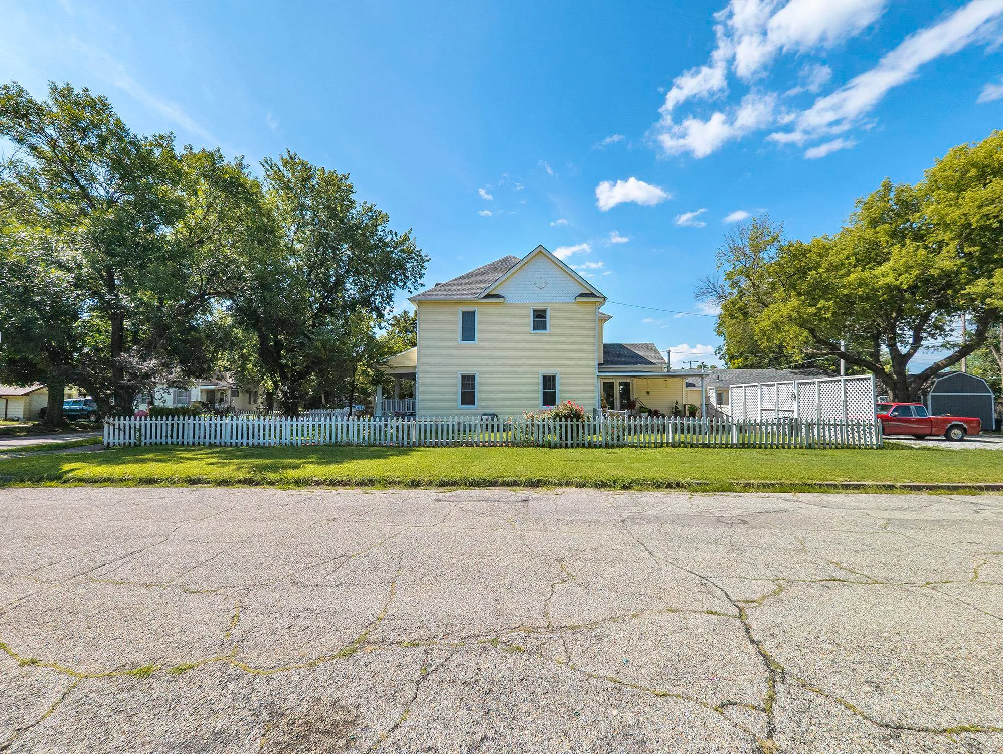 Wellington, Kansas 67152, United States, 4 Bedrooms Bedrooms, ,2 BathroomsBathrooms,Residential,Active,143889