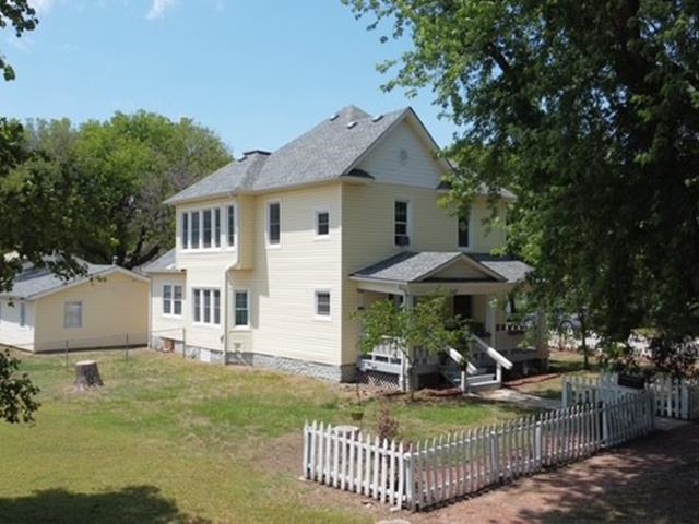 524 N B St, Wellington, Kansas image 32