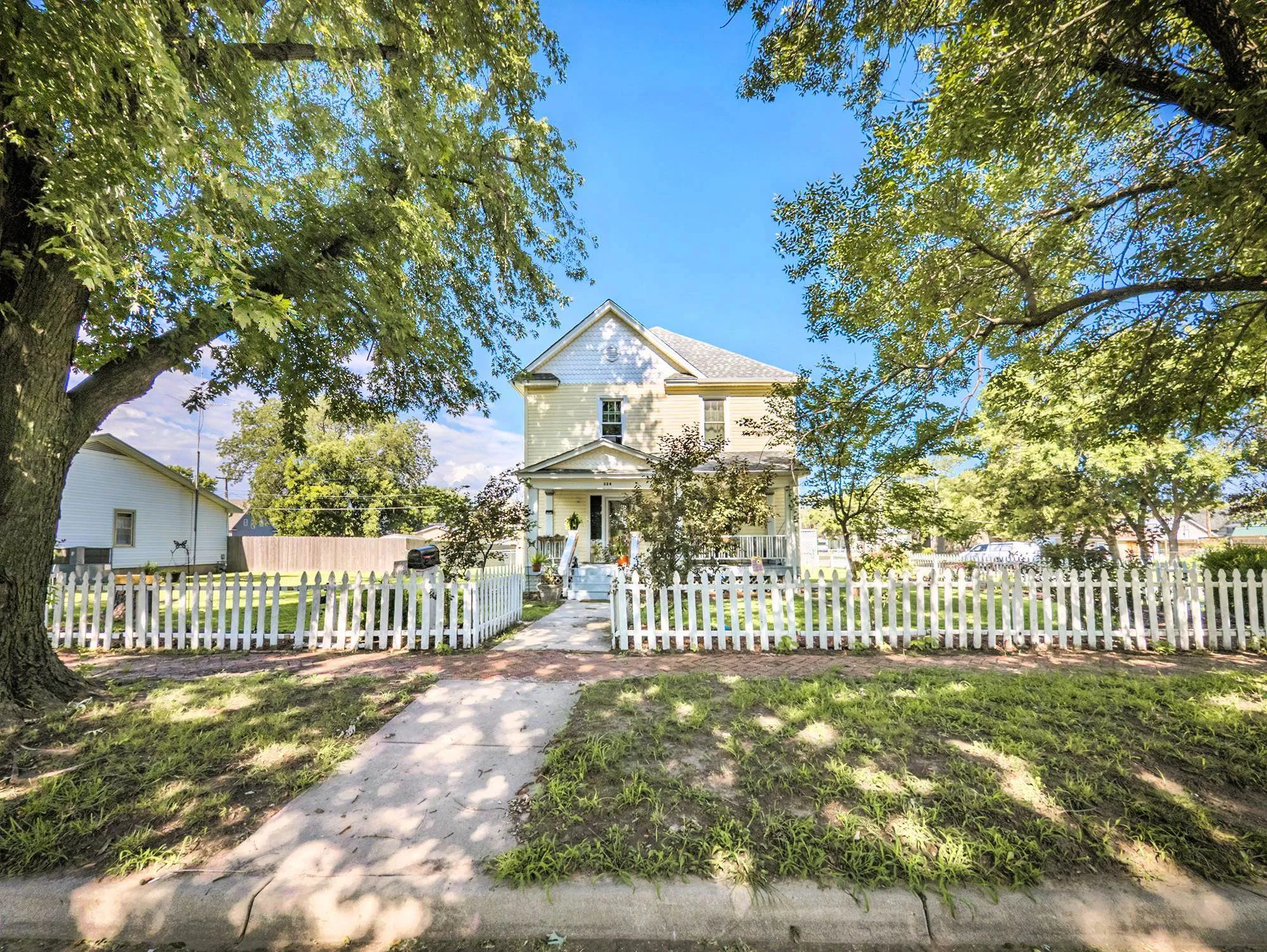 Wellington, Kansas 67152, United States, 4 Bedrooms Bedrooms, ,2 BathroomsBathrooms,Residential,Active,143889