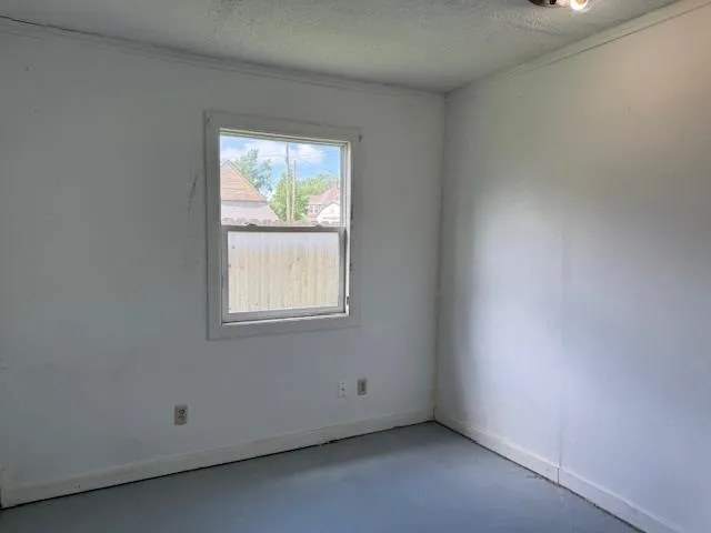 Wellington, Kansas 67152, United States, 4 Bedrooms Bedrooms, ,2 BathroomsBathrooms,Residential,Active,143889