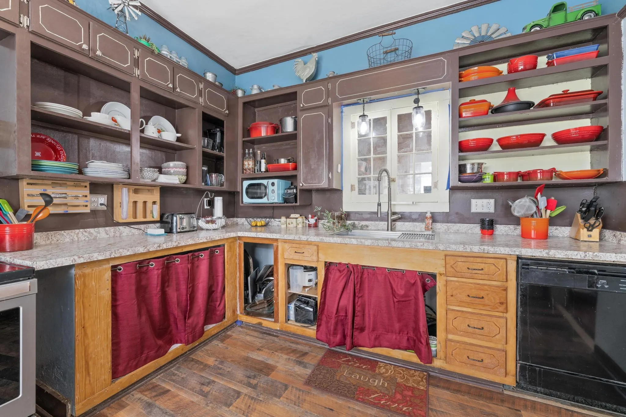 Wellington, Kansas 67152, United States, 4 Bedrooms Bedrooms, ,2 BathroomsBathrooms,Residential,Active,143889