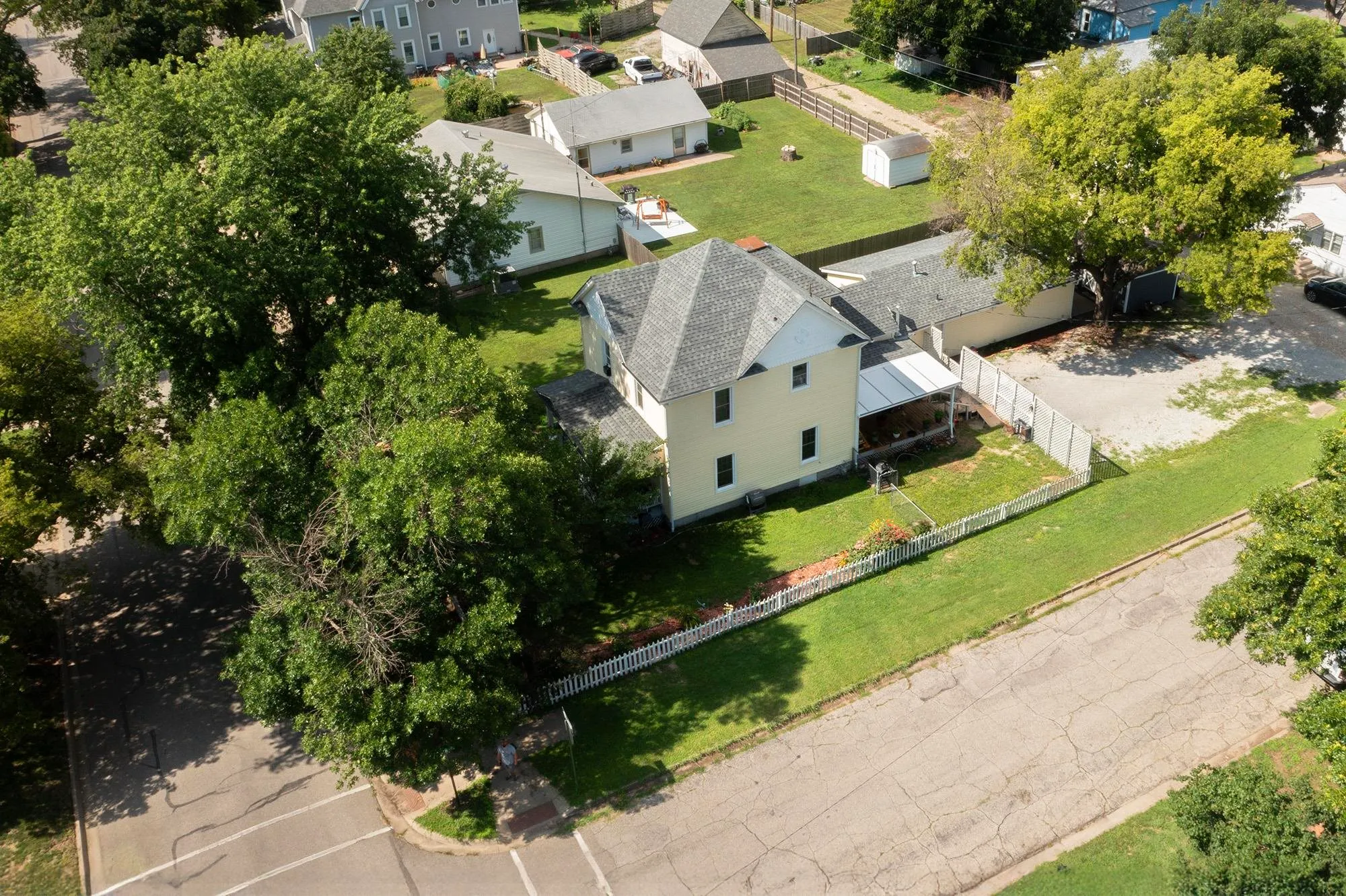 Wellington, Kansas 67152, United States, 4 Bedrooms Bedrooms, ,2 BathroomsBathrooms,Residential,Active,143889