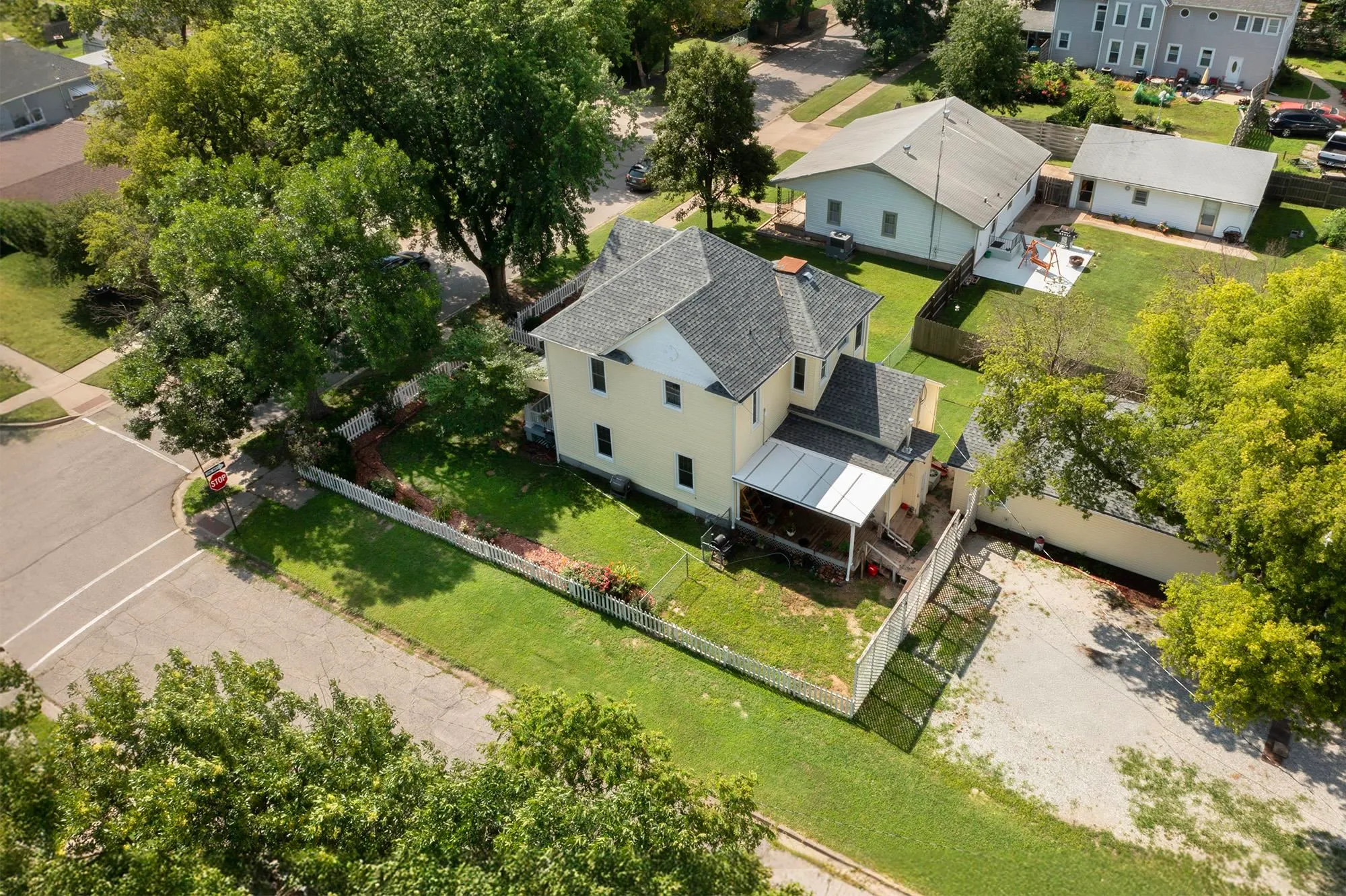 Wellington, Kansas 67152, United States, 4 Bedrooms Bedrooms, ,2 BathroomsBathrooms,Residential,Active,143889