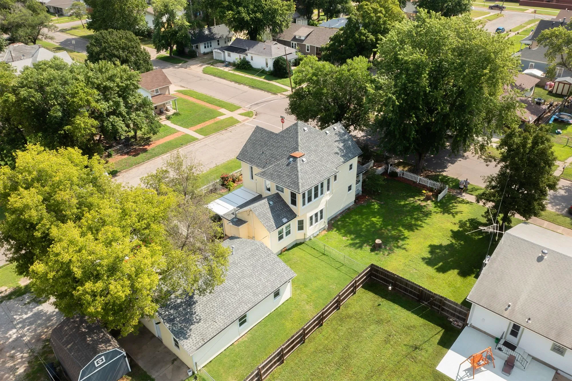 Wellington, Kansas 67152, United States, 4 Bedrooms Bedrooms, ,2 BathroomsBathrooms,Residential,Active,143889