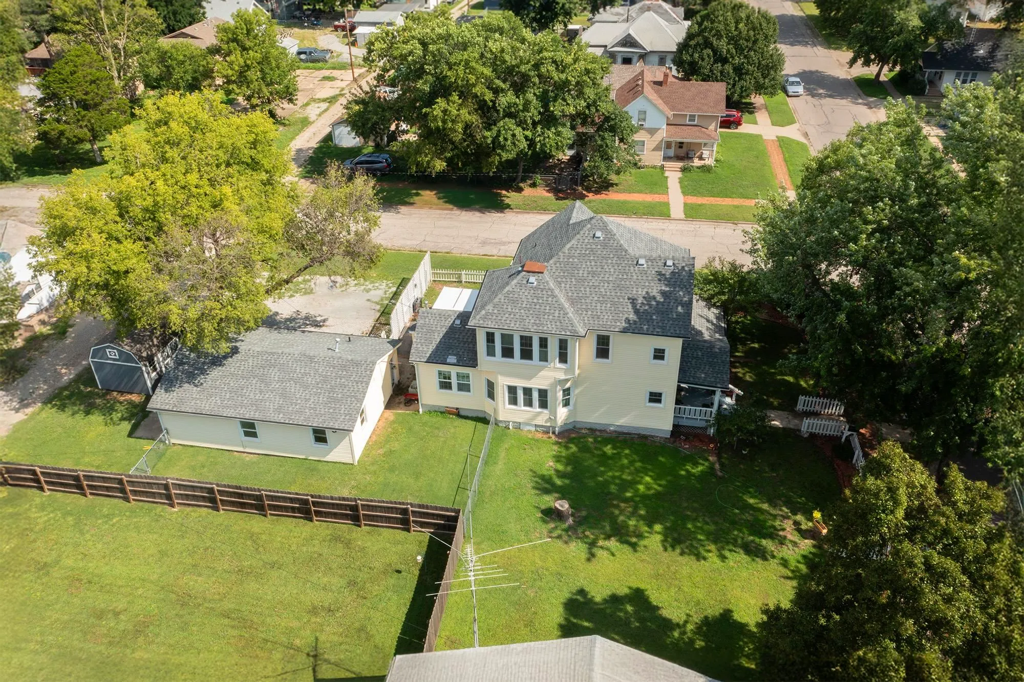 Wellington, Kansas 67152, United States, 4 Bedrooms Bedrooms, ,2 BathroomsBathrooms,Residential,Active,143889