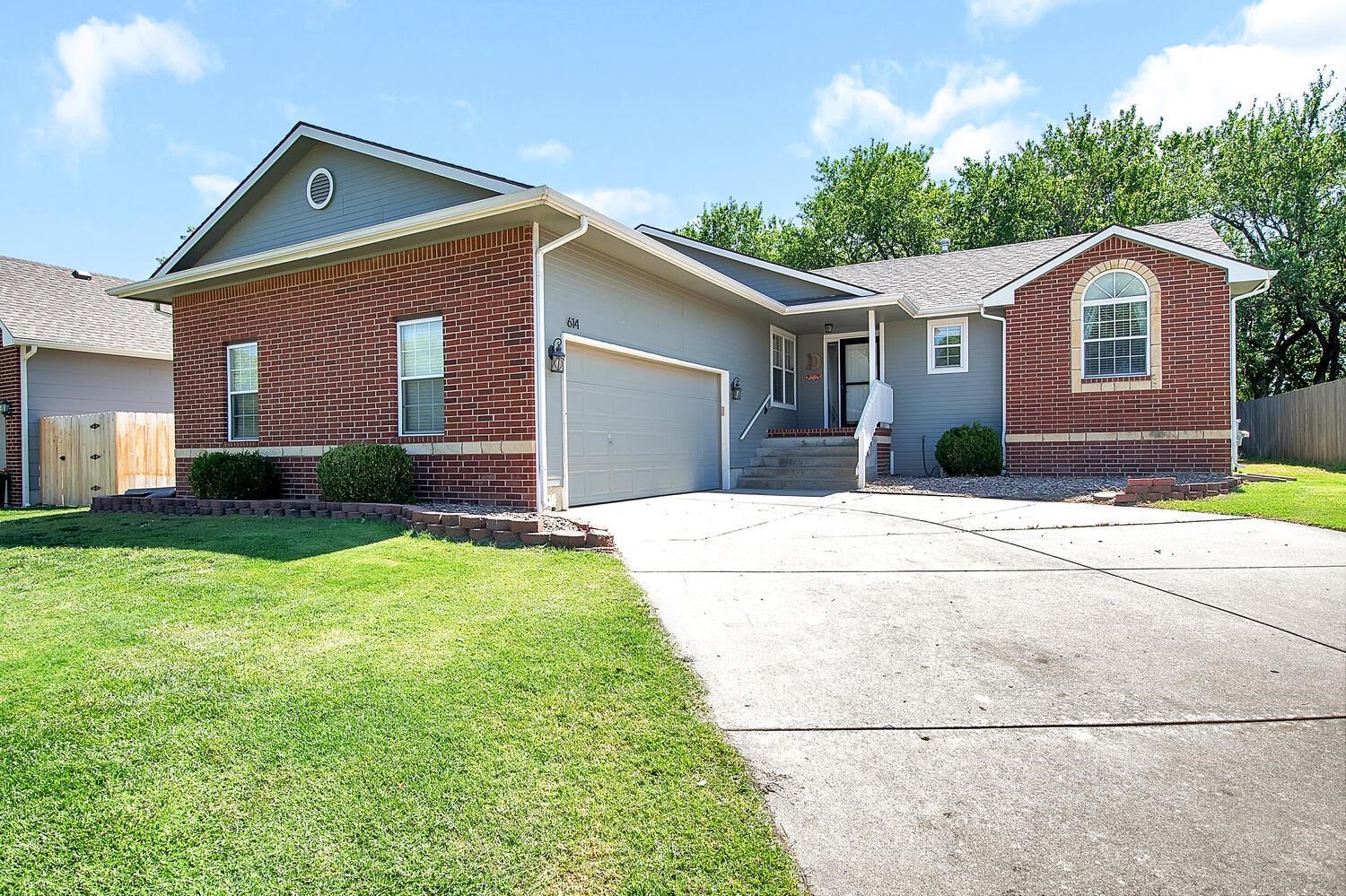 614 Havenwood Ct, Andover, Kansas image 1