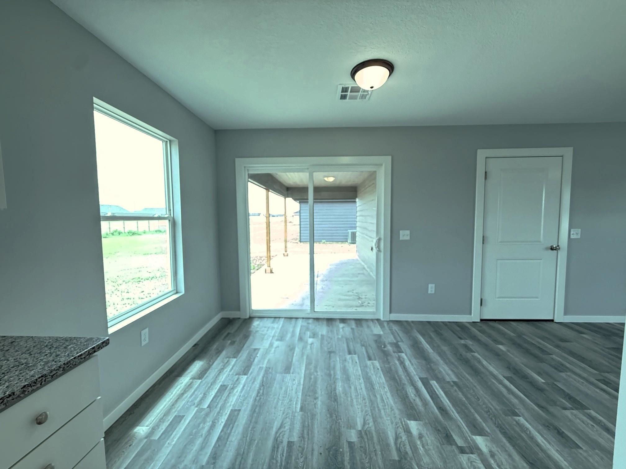 1218 Harbor Dr, Salina, Kansas image 6