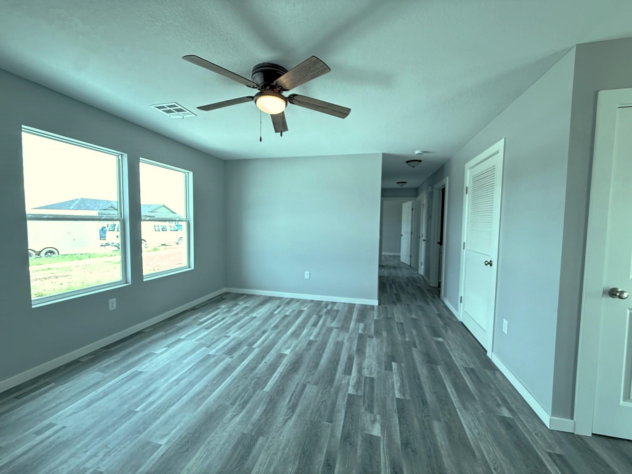 1218 Harbor Dr, Salina, Kansas image 3