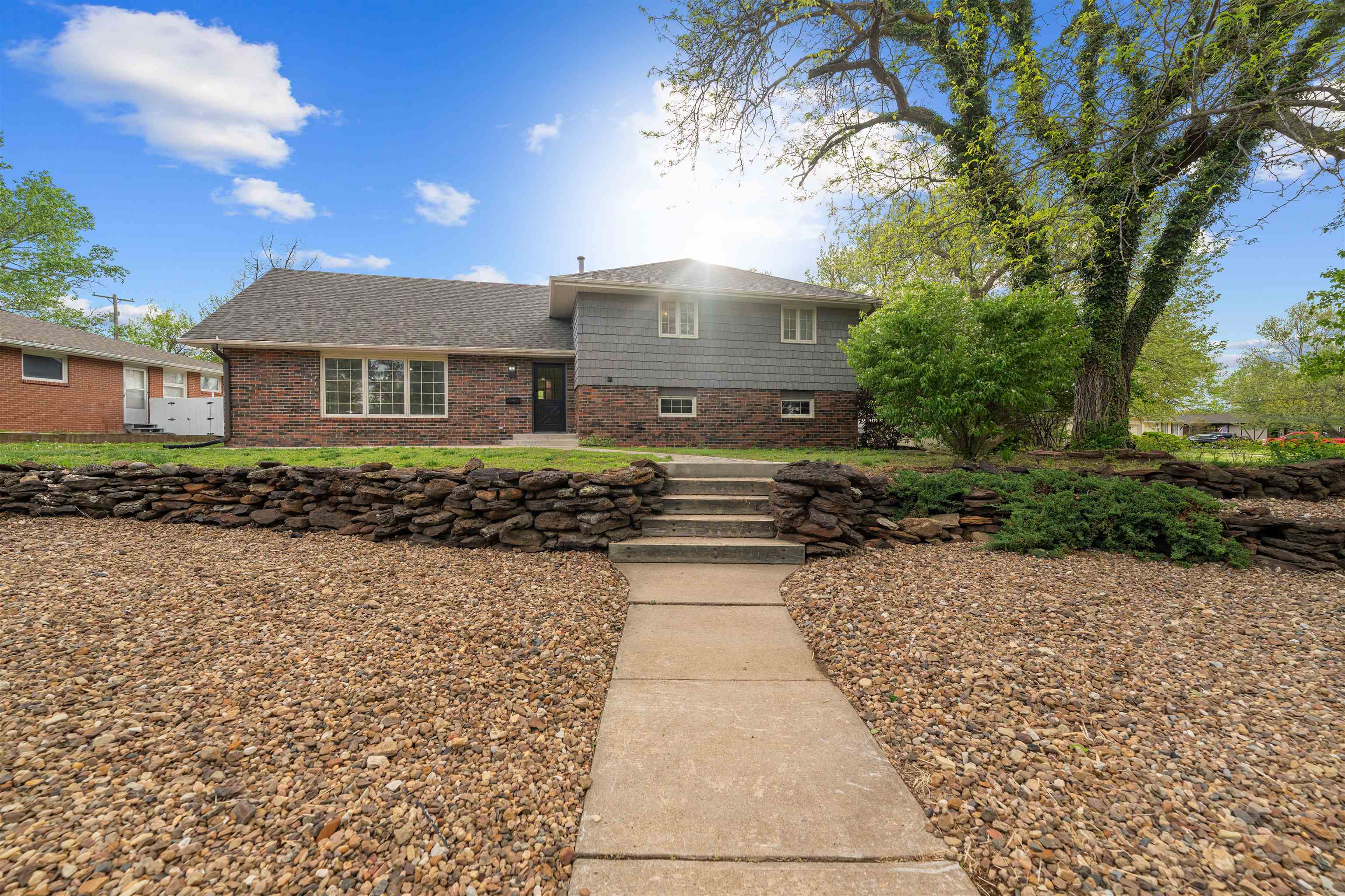 452 Camden Dr, Salina, Kansas image 1