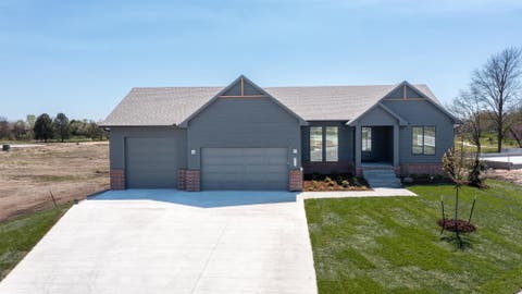 Homes For Sale - 511 Glen Creek St<br/> Newton, KS 67114