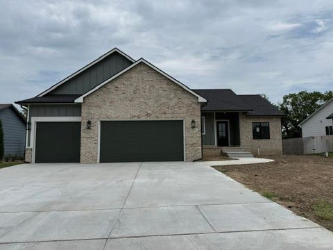 Homes For Sale - 2332 S Nicole St<br/> Andover, KS 67002