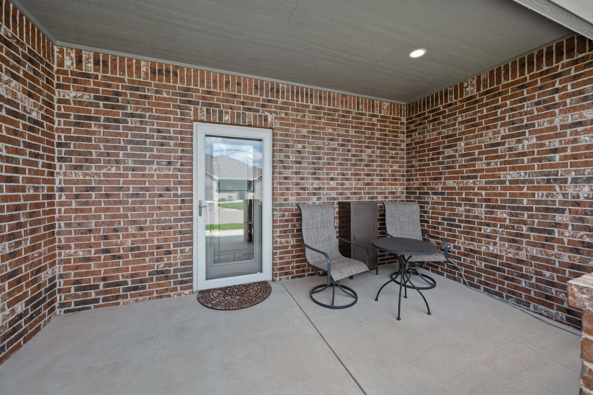 3629 N Lakeway Ct, Wichita, Kansas image 3
