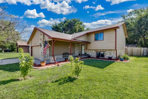 Homes For Sale - 1444 N Parkridge St<br/> Wichita, KS 67212