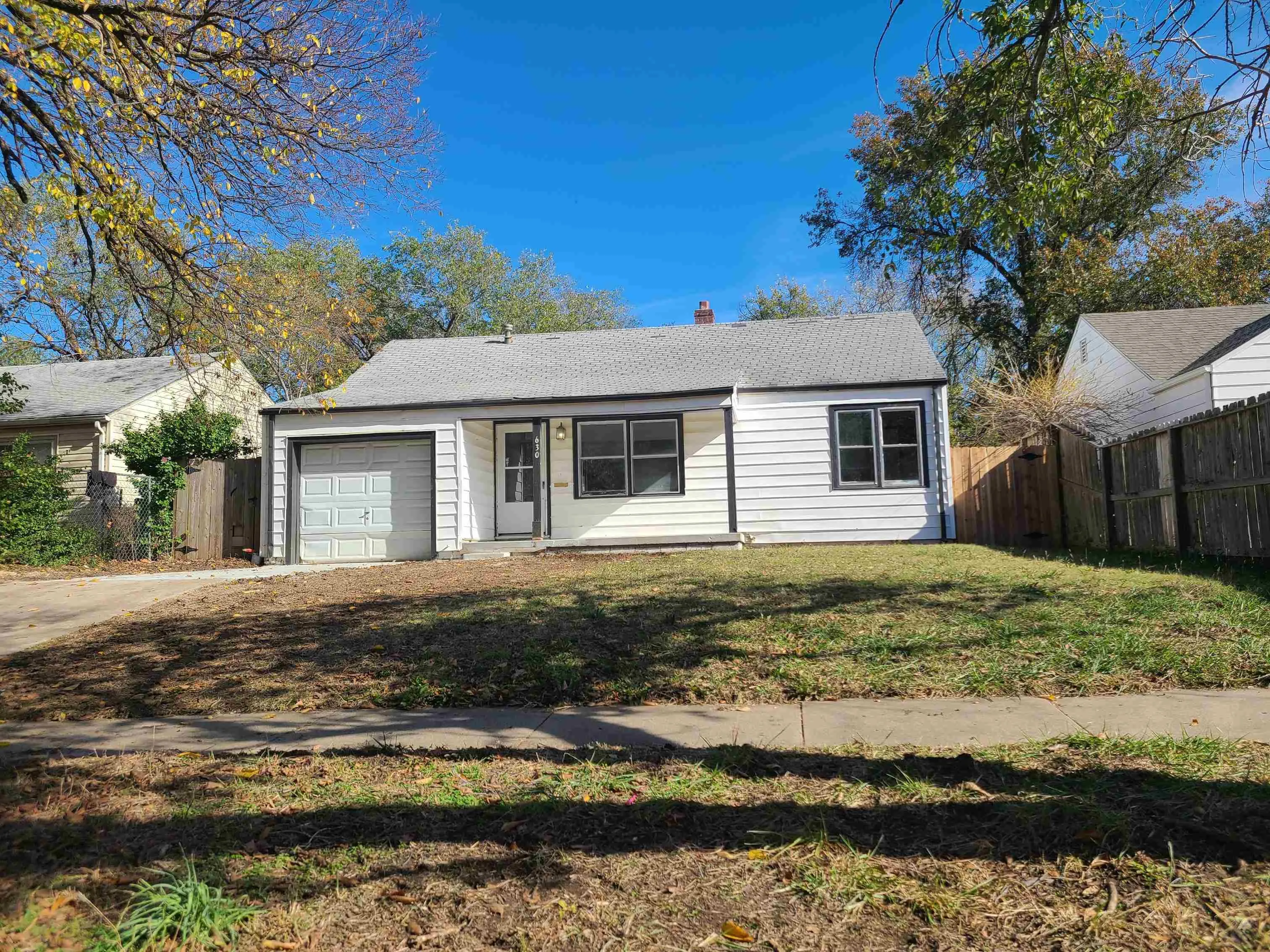 Wichita, Kansas 67208, United States, 2 Bedrooms Bedrooms, ,1 BathroomBathrooms,Residential,Pending,33364