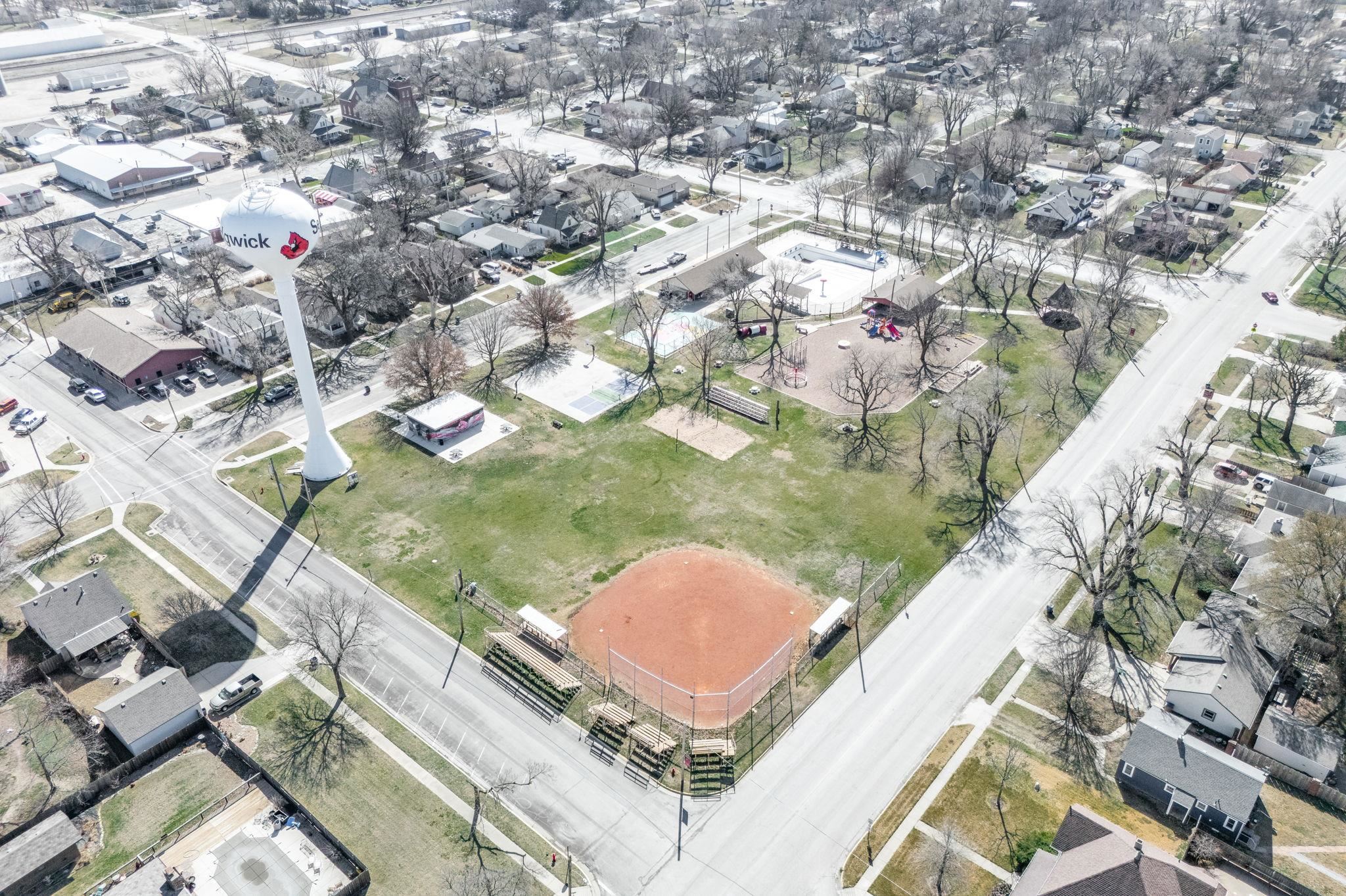 705 N Washington Ave, Sedgwick, Kansas image 33