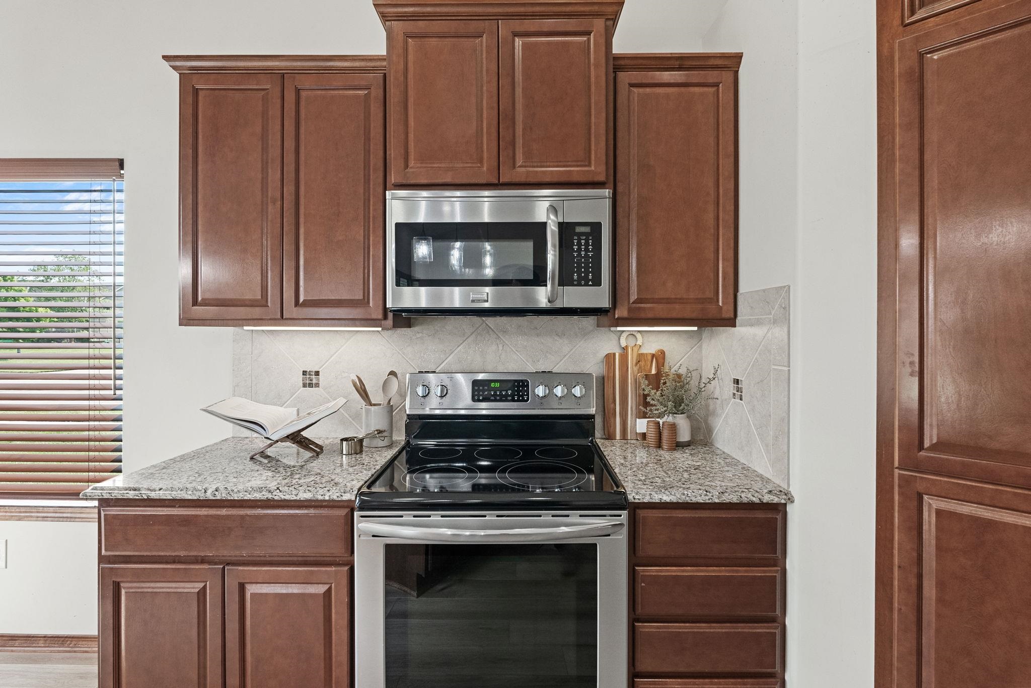 2767 N Woodridge Ct, Wichita, Kansas image 9