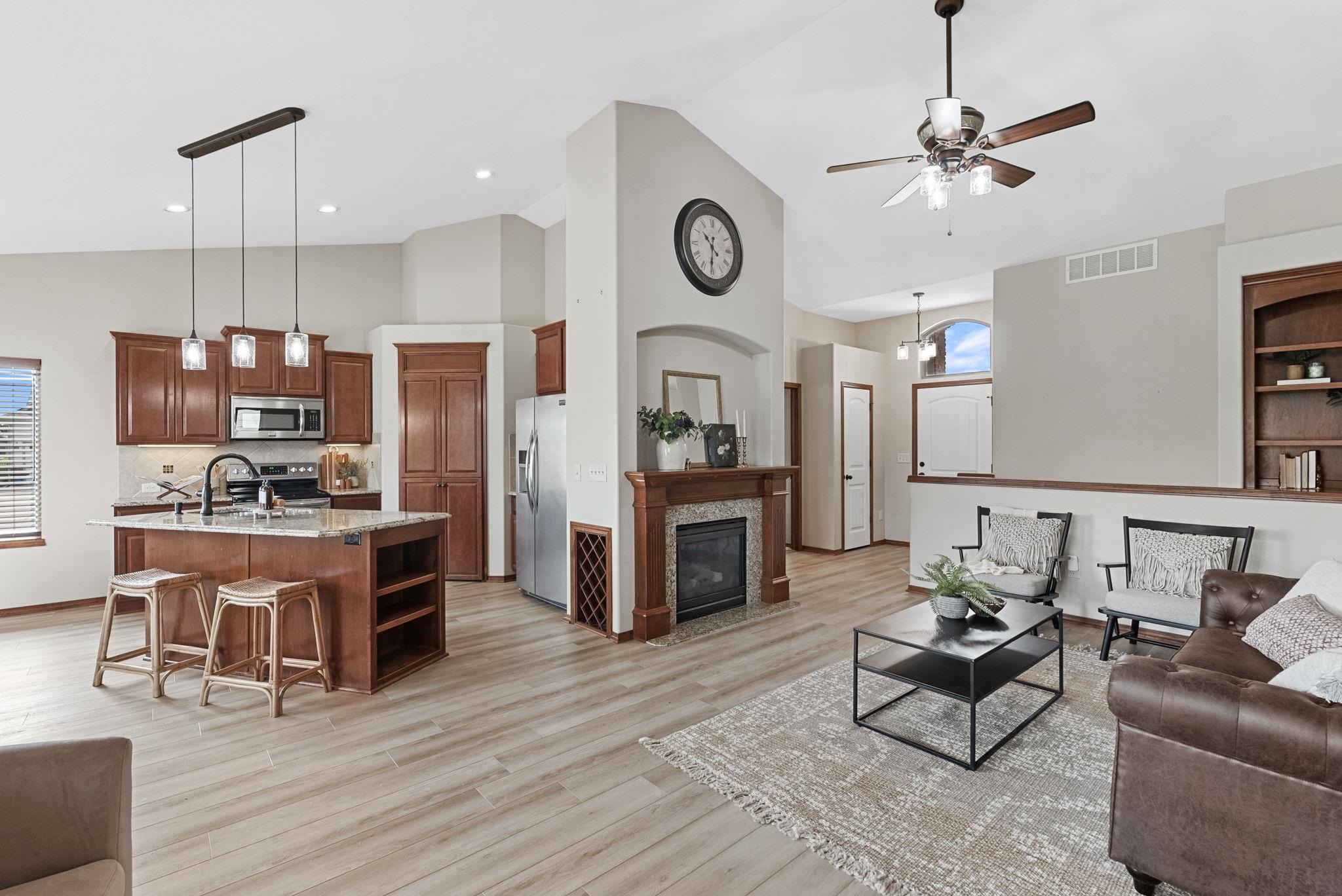 2767 N Woodridge Ct, Wichita, Kansas image 3