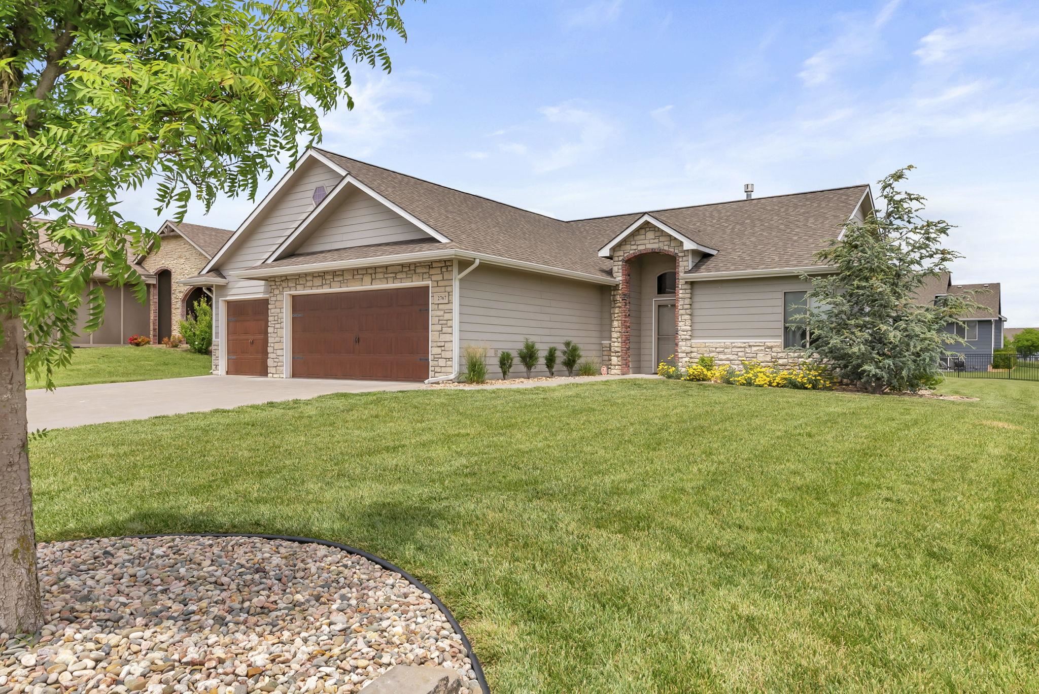 2767 N Woodridge Ct, Wichita, Kansas image 1