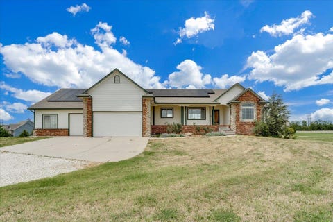 Homes For Sale - 8015 S Butterfly Ct<br/> Sedgwick County, Clearwater, KS 67026