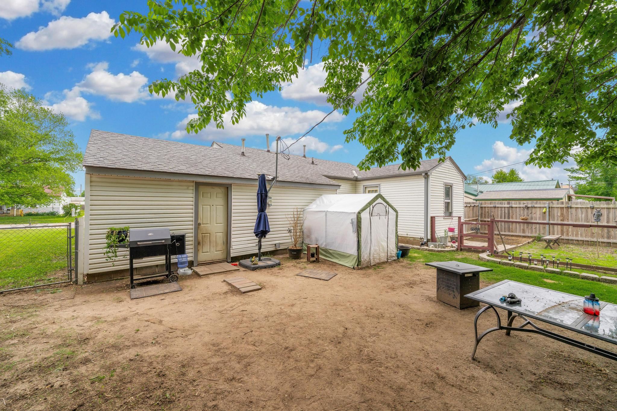 301 N Maynard Ave, Haysville, Kansas image 28