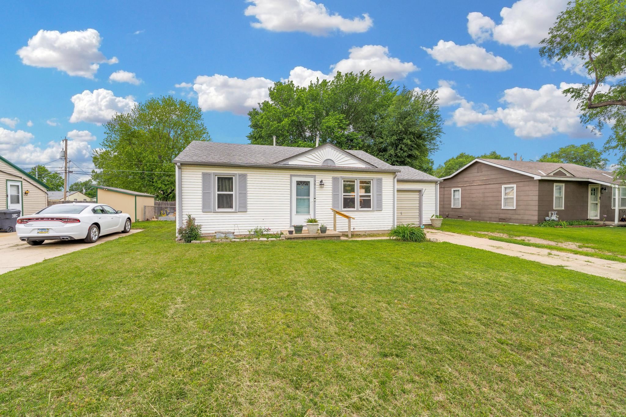 301 N Maynard Ave, Haysville, Kansas image 3