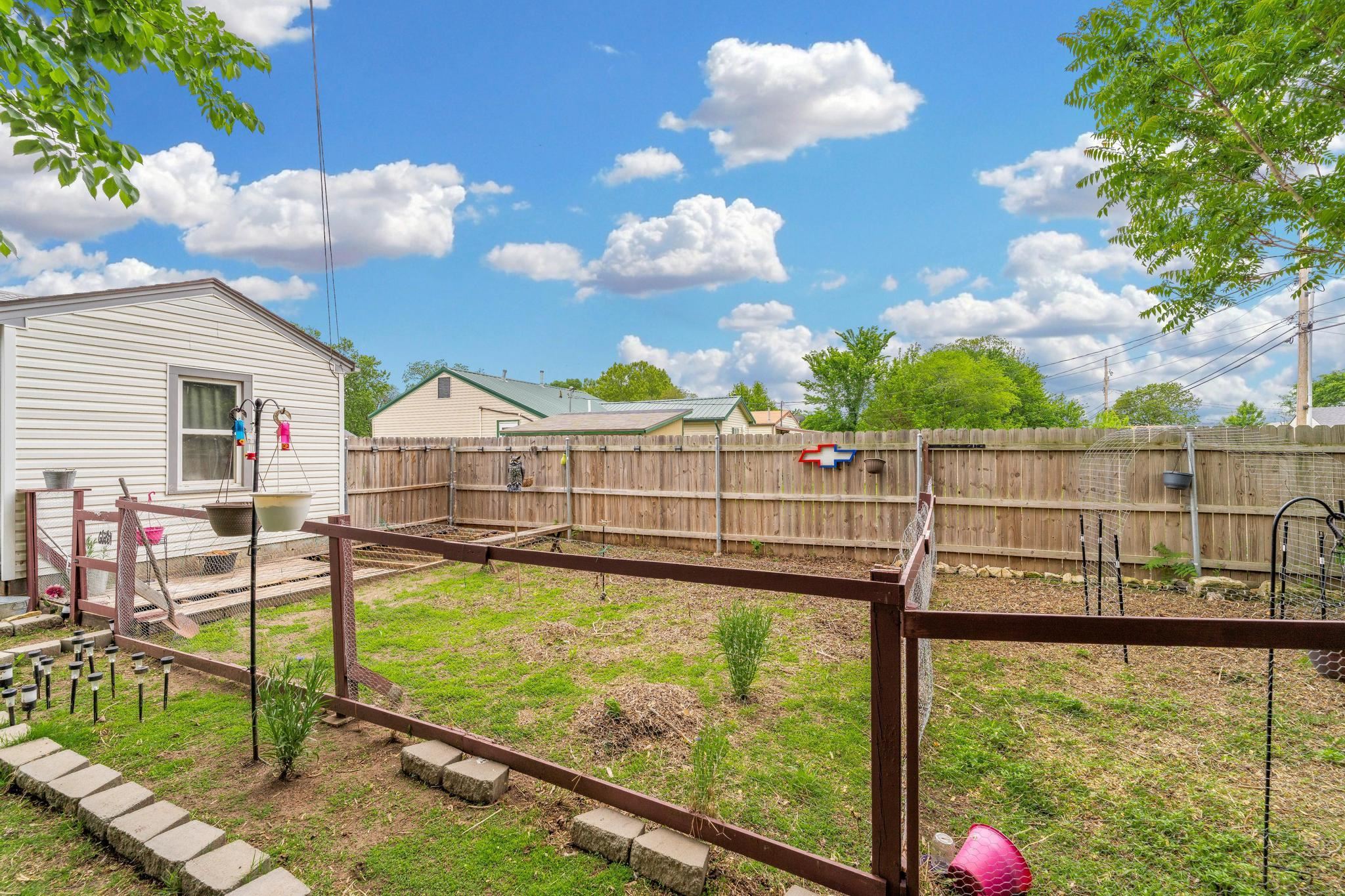 301 N Maynard Ave, Haysville, Kansas image 32