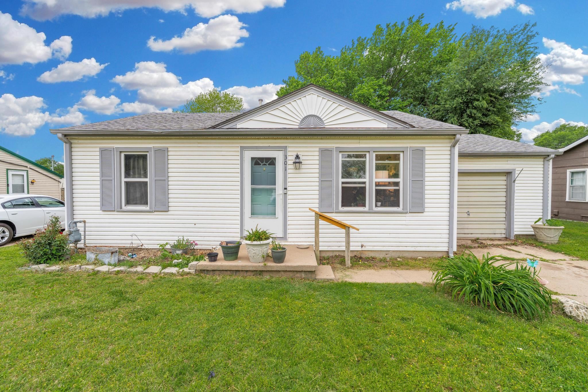 301 N Maynard Ave, Haysville, Kansas image 1