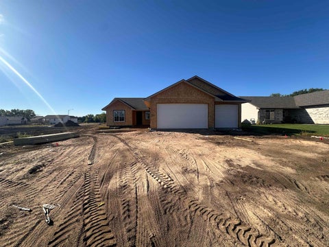 Townhouse For Sale - 809 W Songbird St<br/> Butler County, Andover, KS 67010