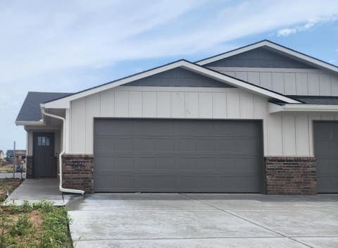 Multifamily For Sale - 2897 S Cedar Crest Ct<br/> Wichita, KS 67215