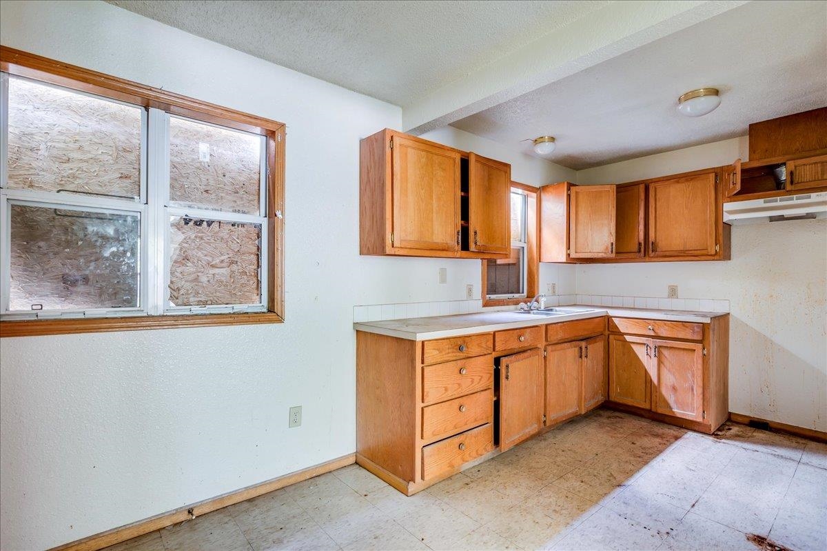 2256 N Minnesota Ave, Wichita, Kansas image 4