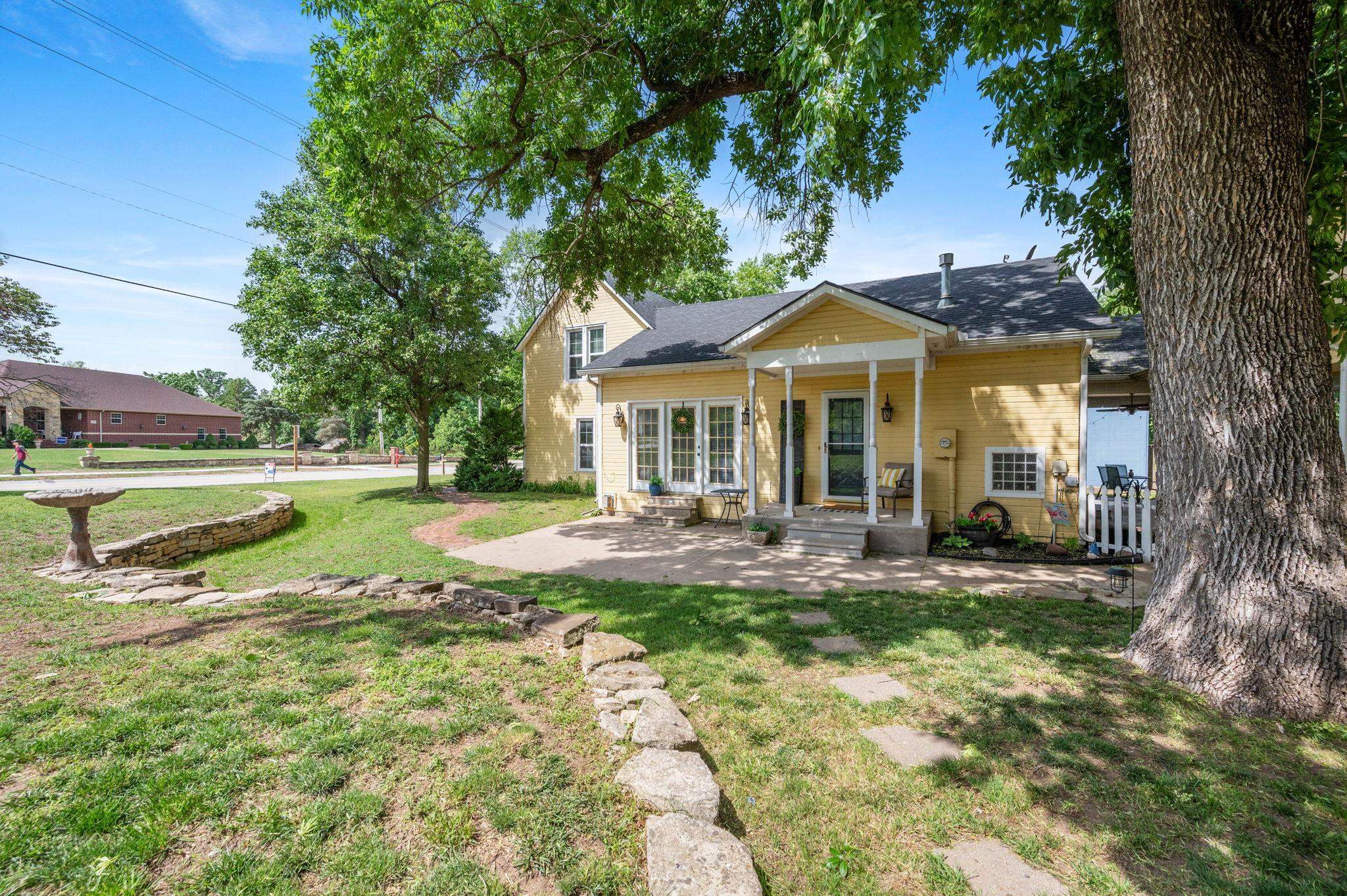 420 W 4th Ave, Belle Plaine, Kansas image 3
