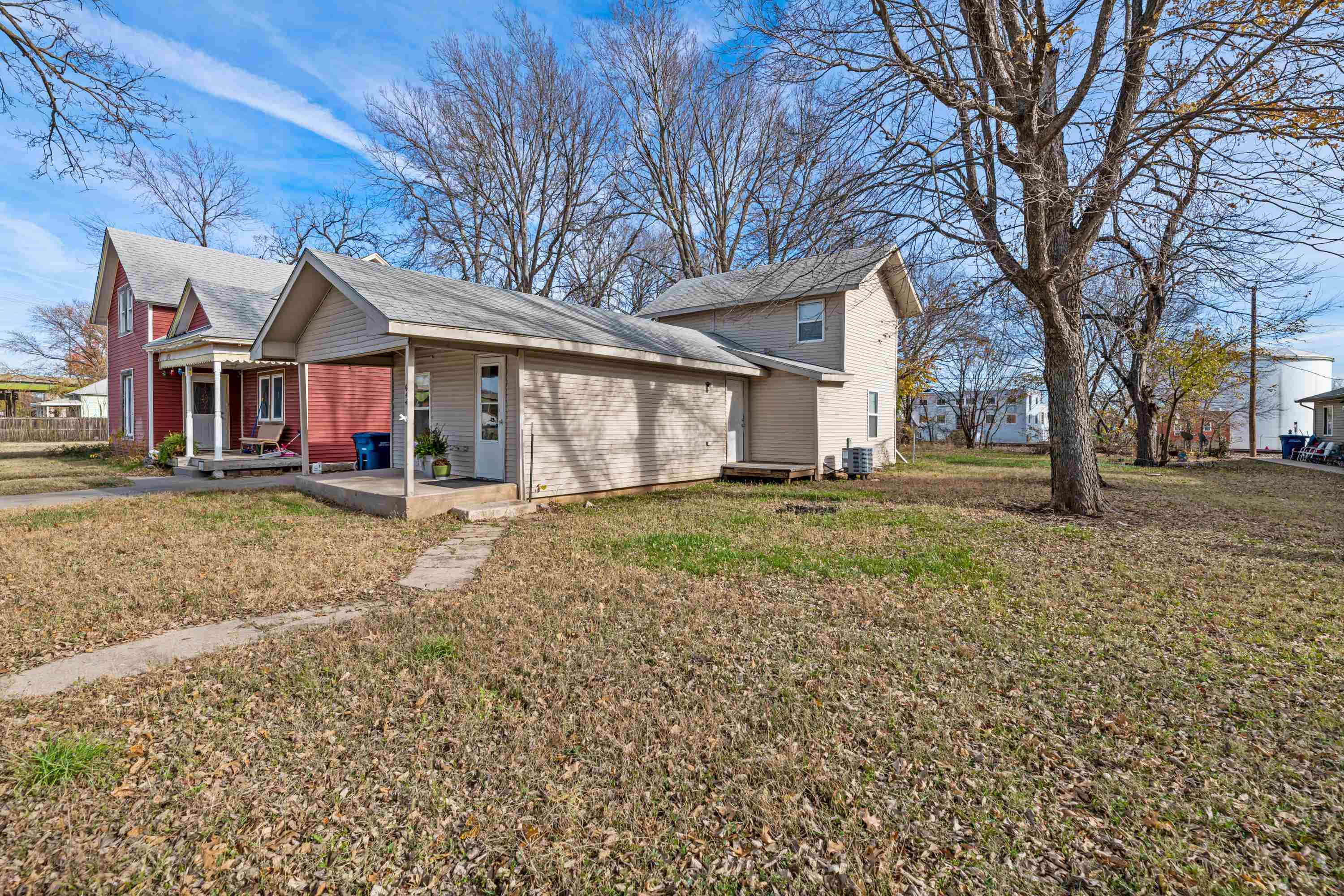 644 N Santa Fe St, Augusta, Kansas image 3