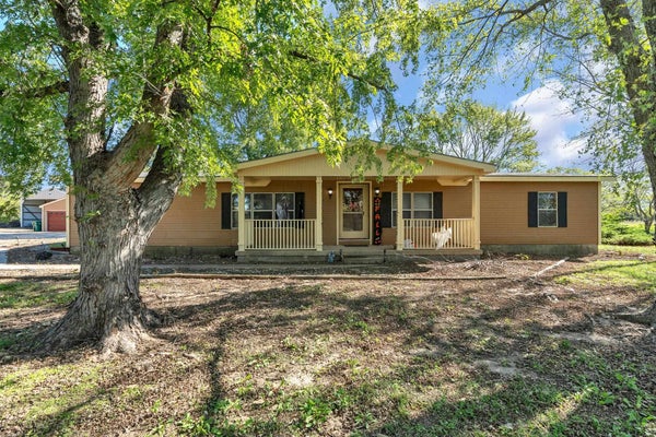 9668 SW LINDEN RD, AUGUSTA, KS 67010 - Image 5d0eaa4c72d3c8e56ba2b168b758f0ad/261272399