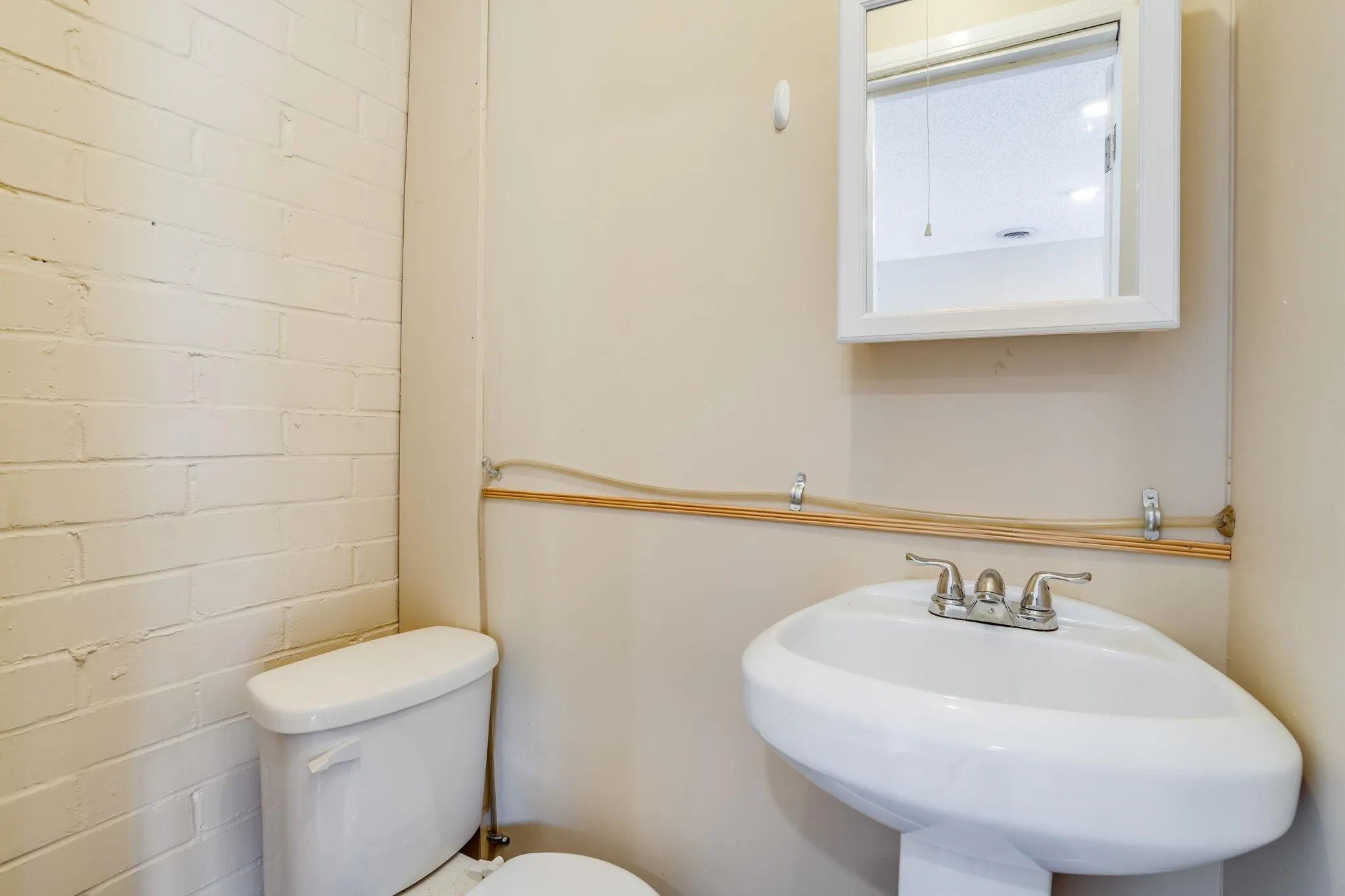 Wichita, Kansas 67203, United States, 4 Bedrooms Bedrooms, ,2 BathroomsBathrooms,Residential,Pending,158949