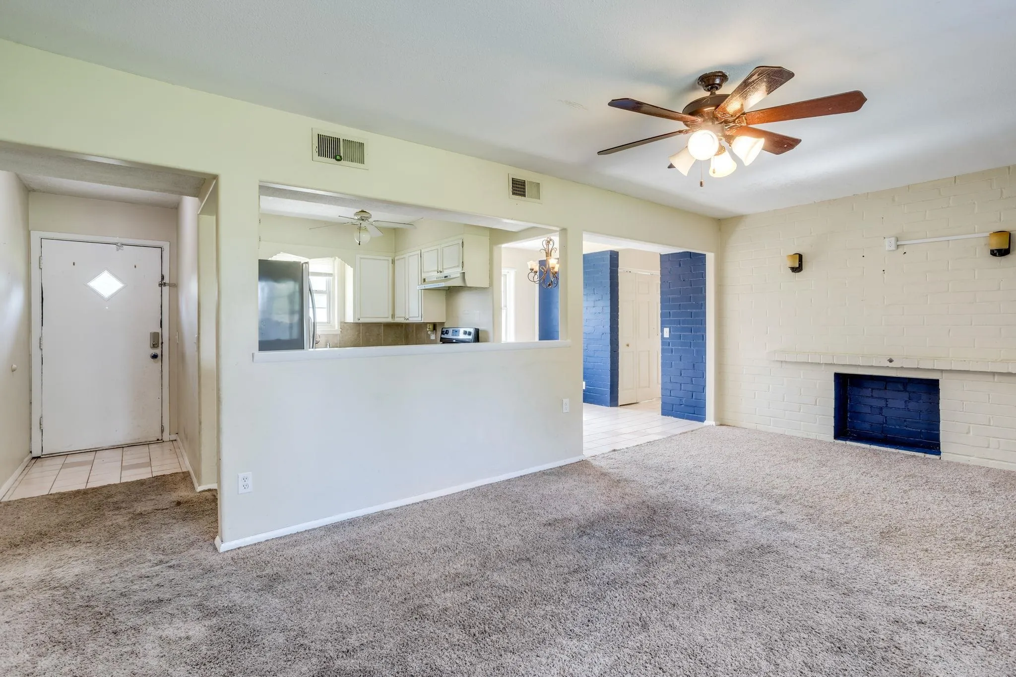 Wichita, Kansas 67203, United States, 4 Bedrooms Bedrooms, ,2 BathroomsBathrooms,Residential,Pending,158949