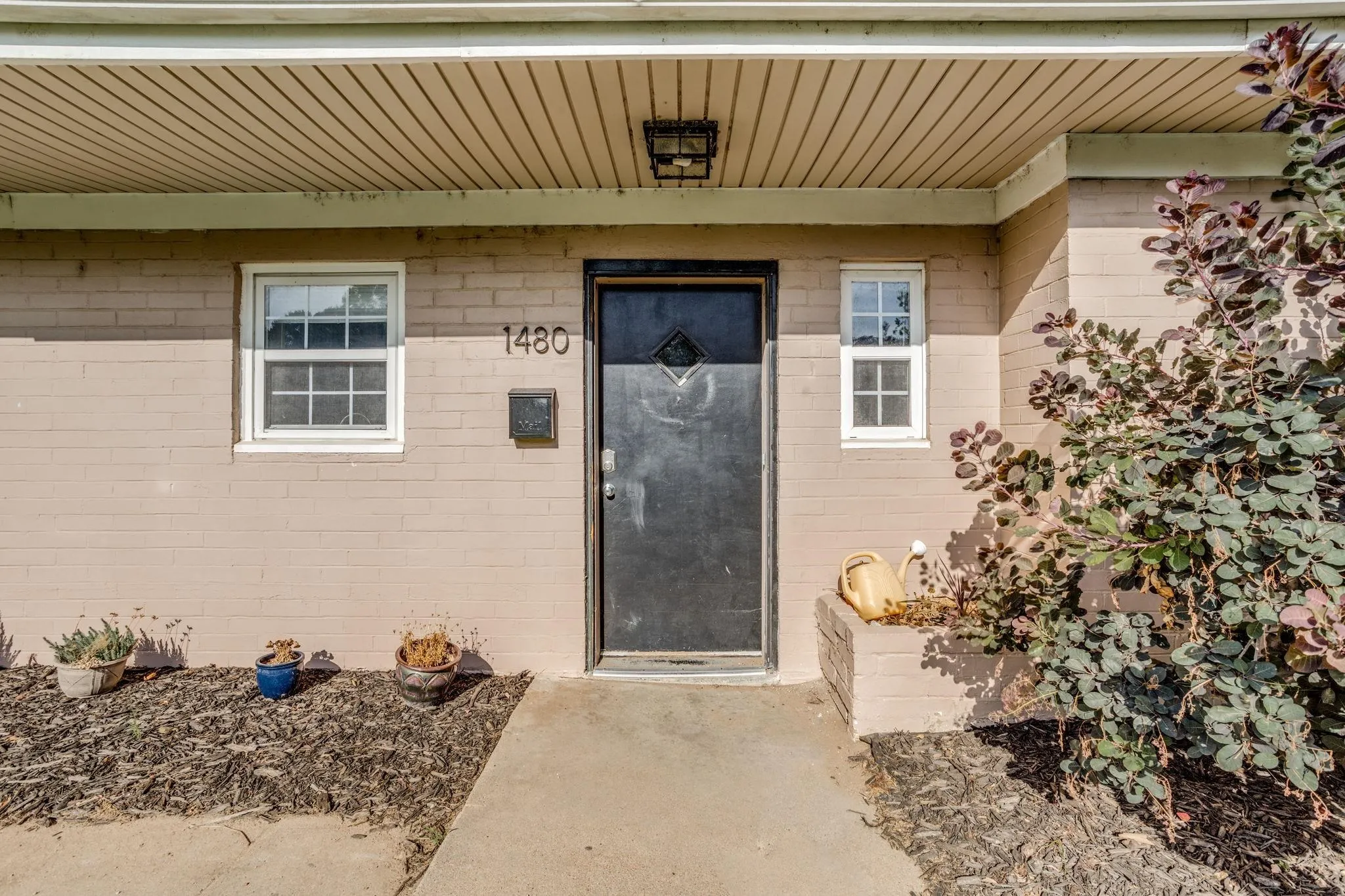 Wichita, Kansas 67203, United States, 4 Bedrooms Bedrooms, ,2 BathroomsBathrooms,Residential,Pending,158949