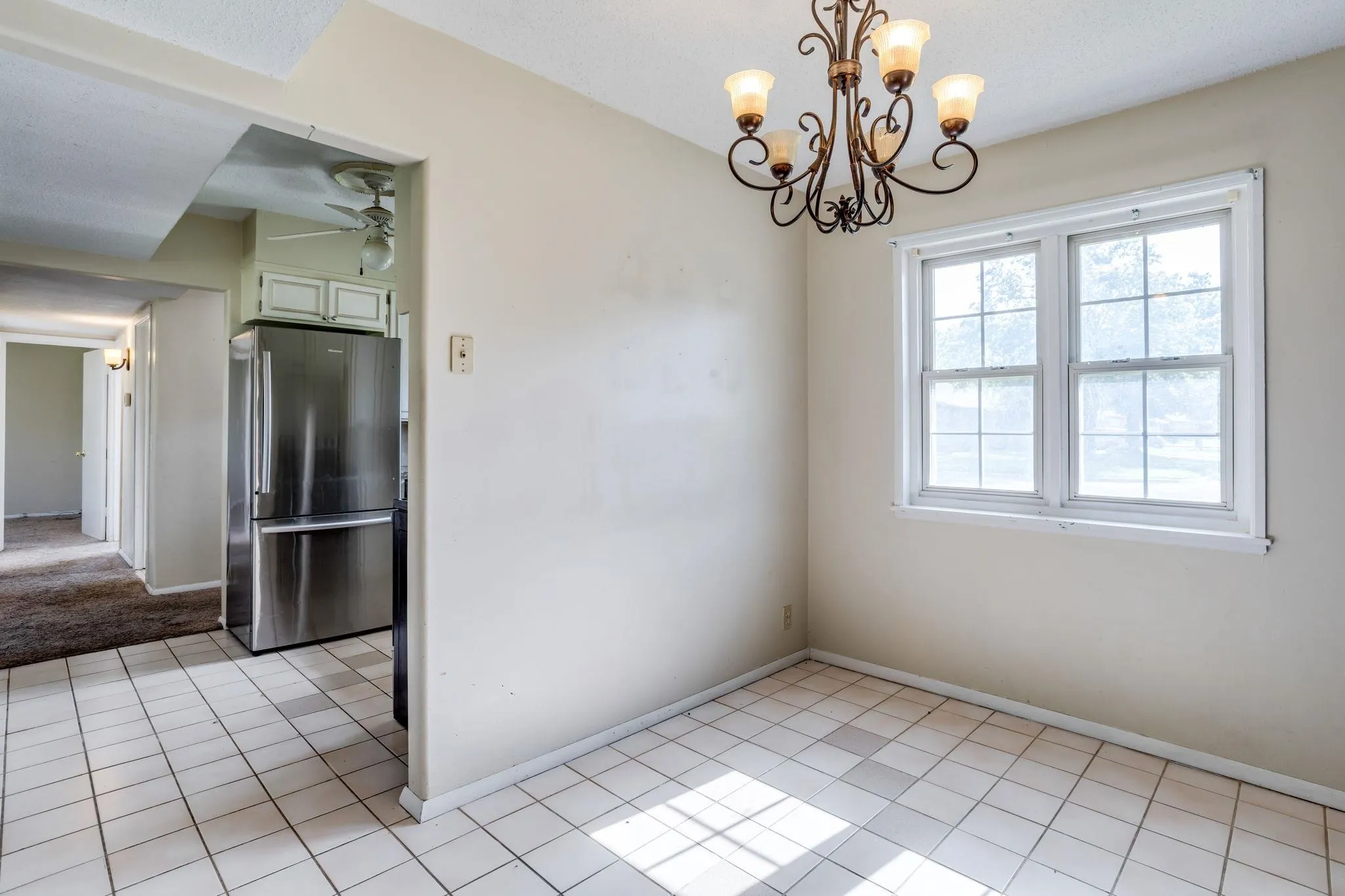 Wichita, Kansas 67203, United States, 4 Bedrooms Bedrooms, ,2 BathroomsBathrooms,Residential,Pending,158949