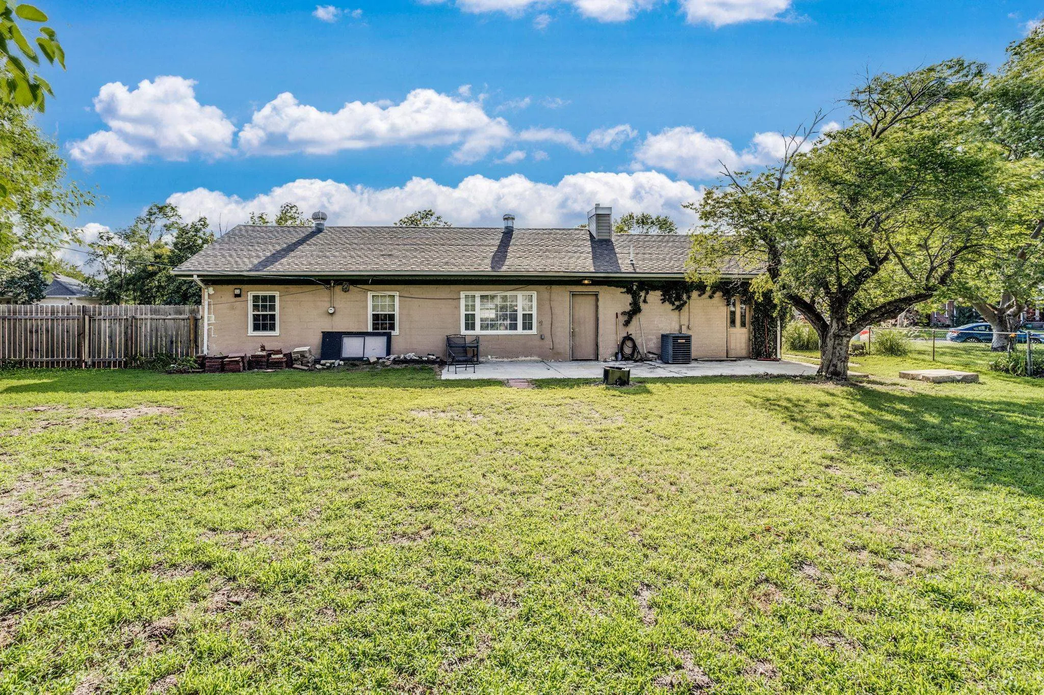 Wichita, Kansas 67203, United States, 4 Bedrooms Bedrooms, ,2 BathroomsBathrooms,Residential,Pending,158949