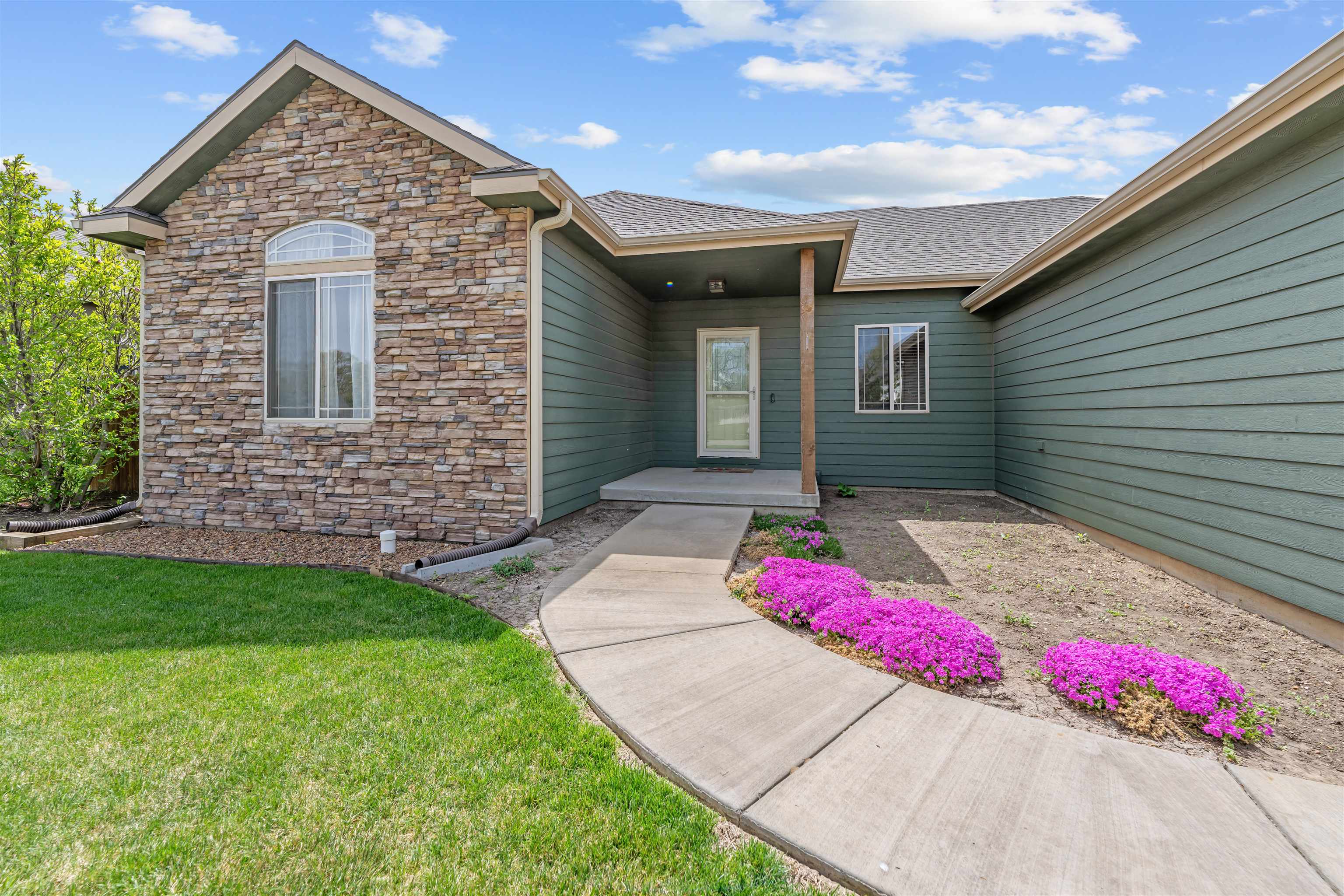 826 Rittgers Ln, Salina, Kansas image 2