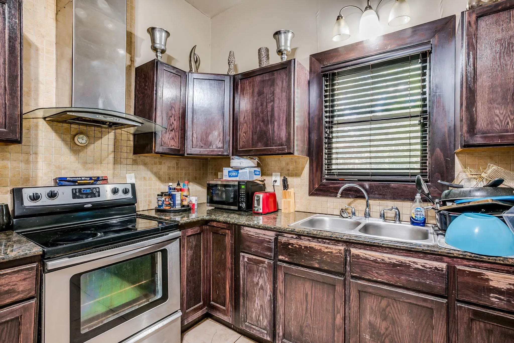 Wichita, Kansas 67208, United States, 5 Bedrooms Bedrooms, ,2 BathroomsBathrooms,Residential,Active,166631