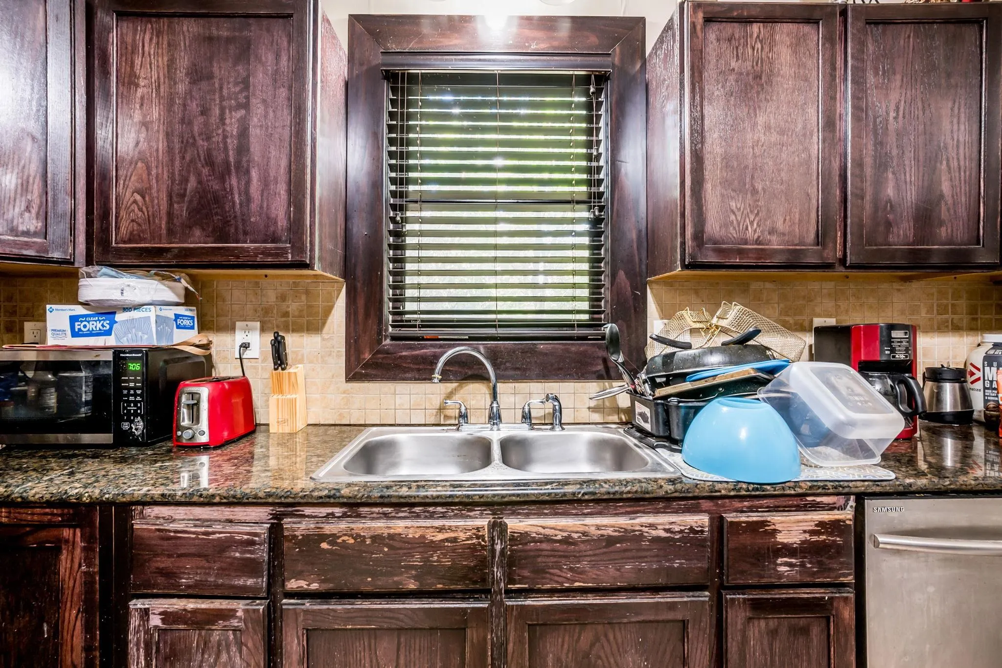 Wichita, Kansas 67208, United States, 5 Bedrooms Bedrooms, ,2 BathroomsBathrooms,Residential,Active,166631