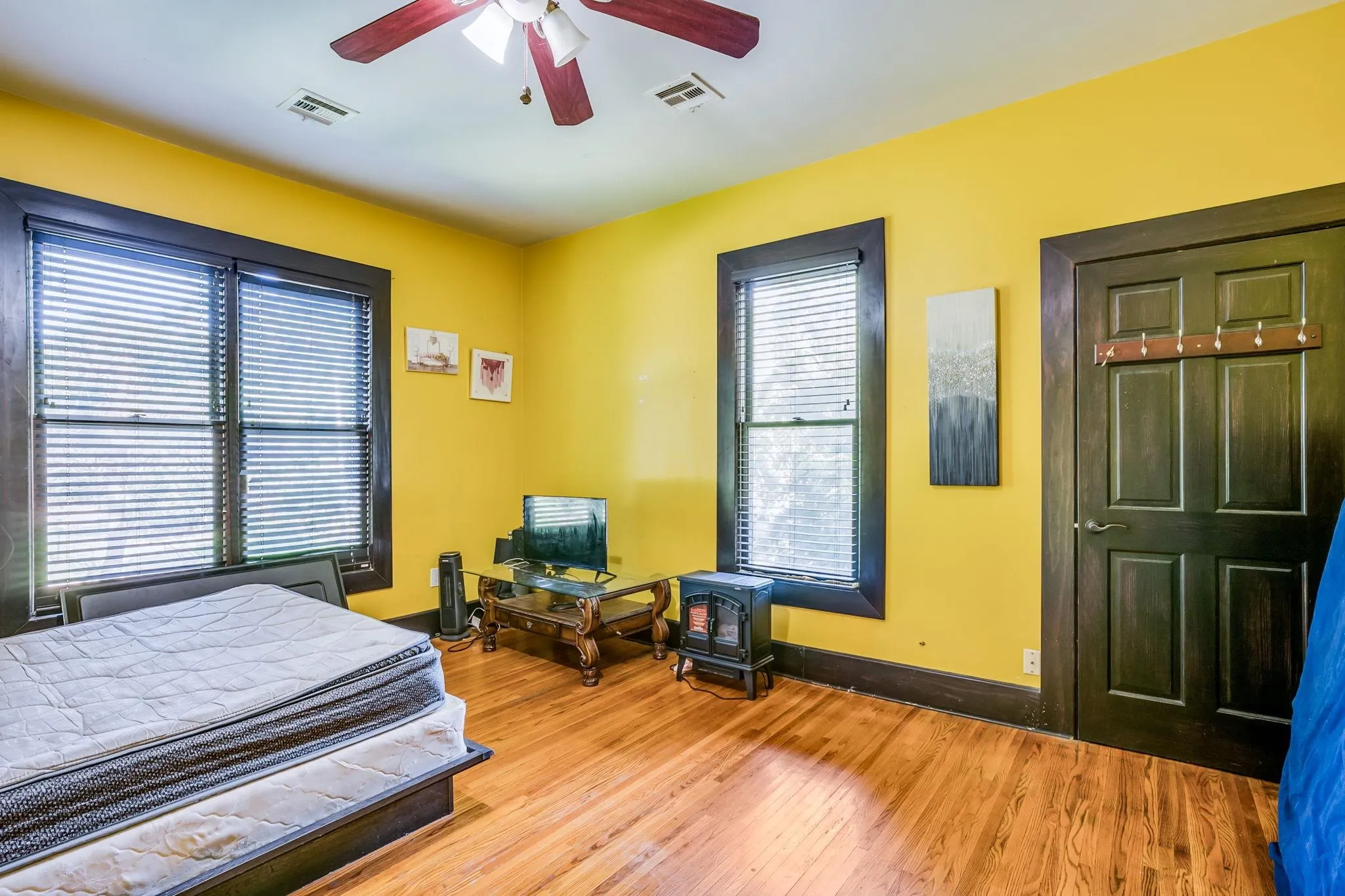 Wichita, Kansas 67208, United States, 5 Bedrooms Bedrooms, ,2 BathroomsBathrooms,Residential,Active,166631