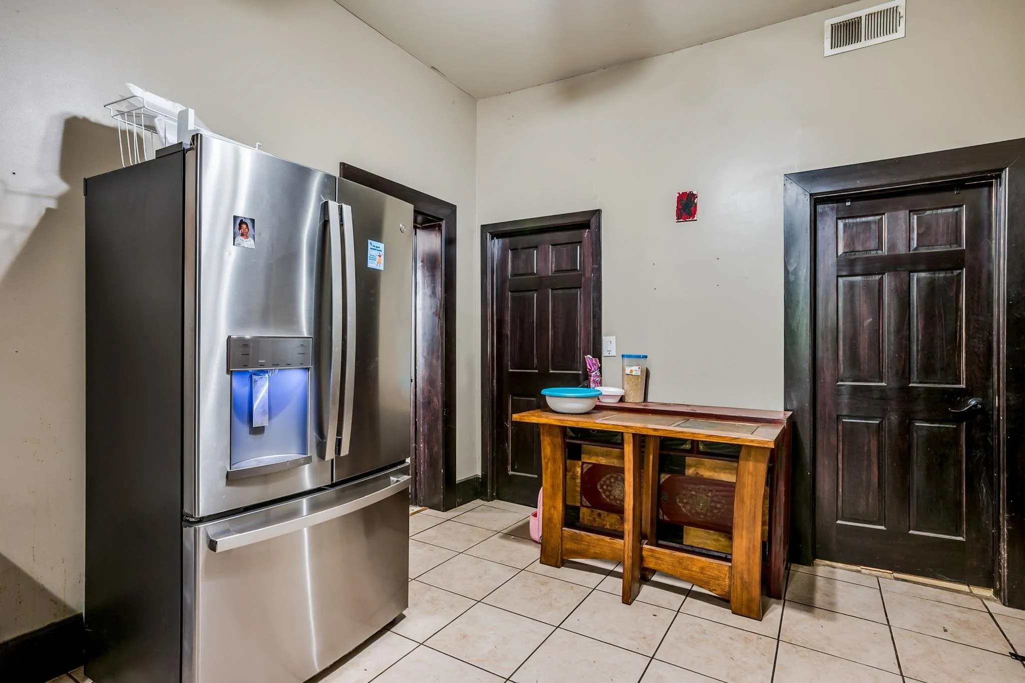 Wichita, Kansas 67208, United States, 5 Bedrooms Bedrooms, ,2 BathroomsBathrooms,Residential,Active,166631