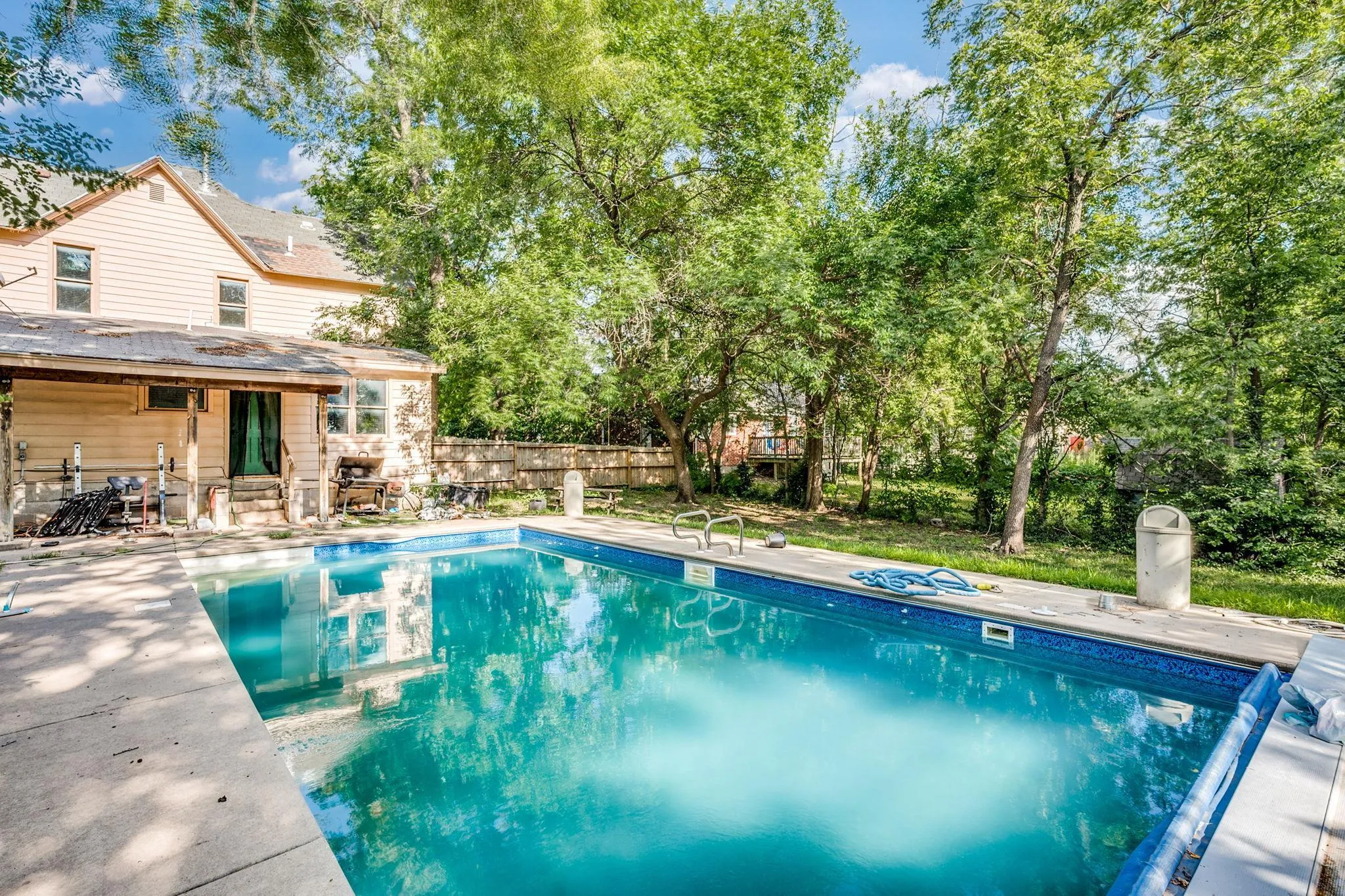 Wichita, Kansas 67208, United States, 5 Bedrooms Bedrooms, ,2 BathroomsBathrooms,Residential,Active,166631