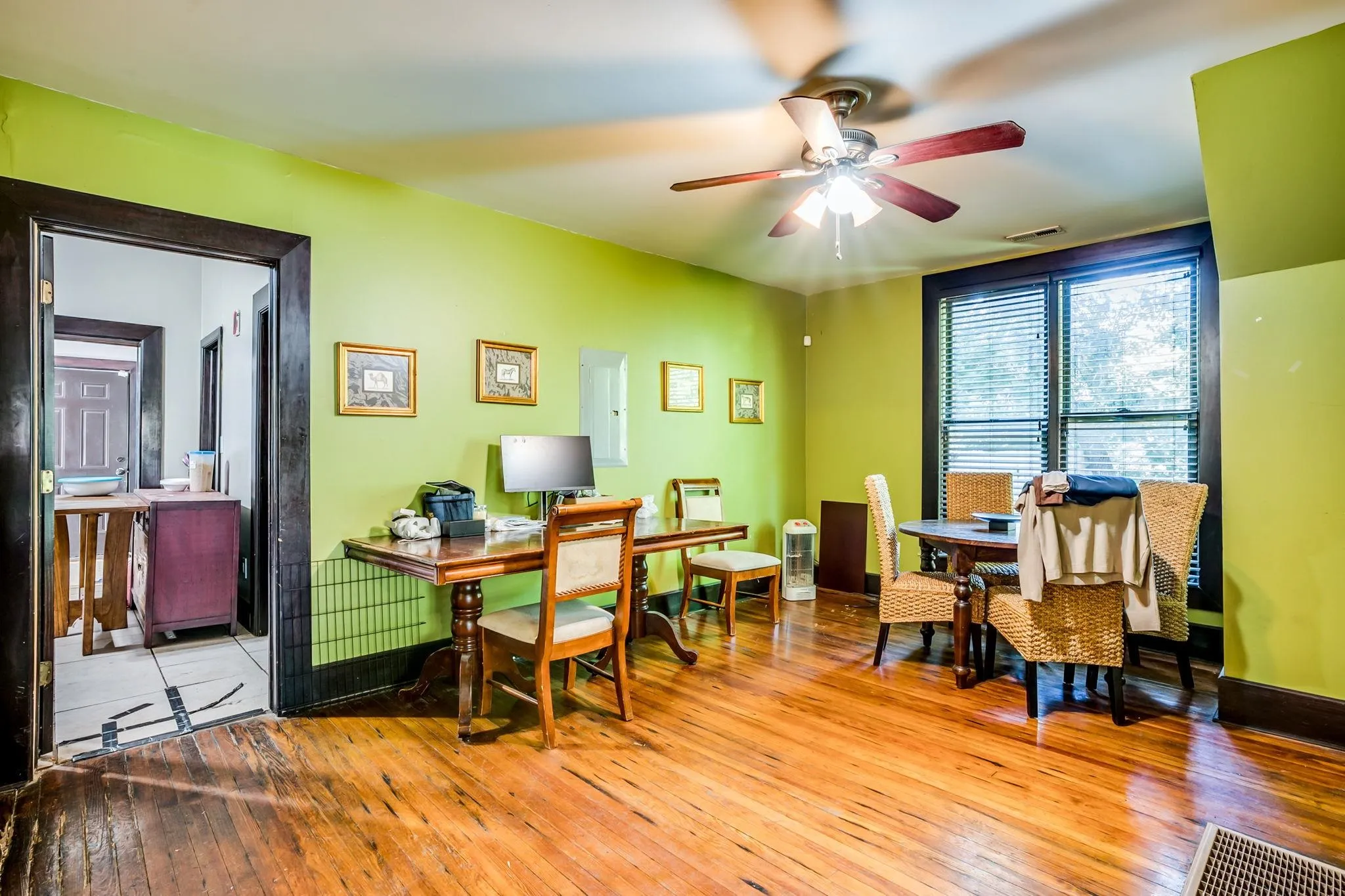 Wichita, Kansas 67208, United States, 5 Bedrooms Bedrooms, ,2 BathroomsBathrooms,Residential,Active,166631