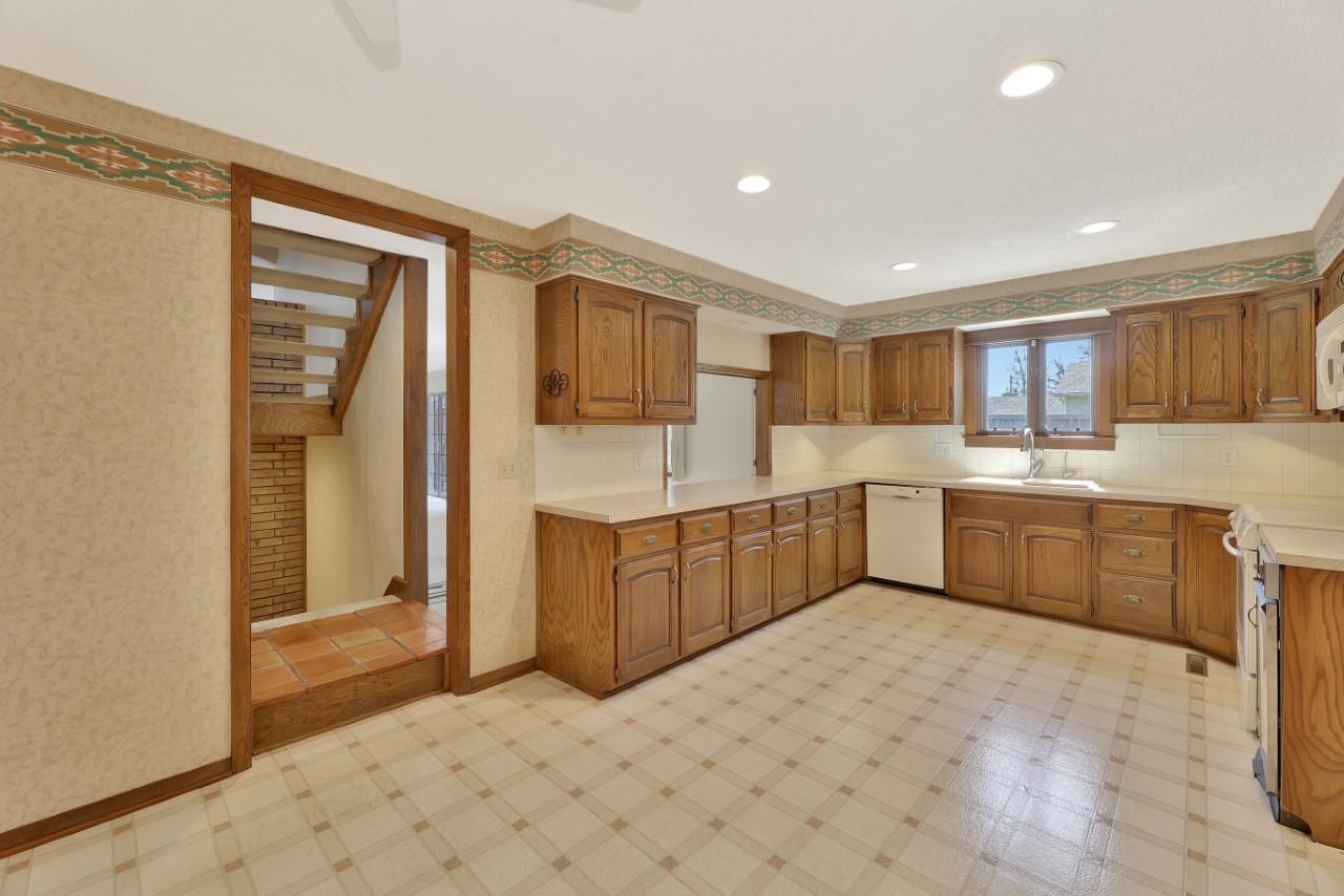 6915 E 14th St N St, Wichita, Kansas image 10