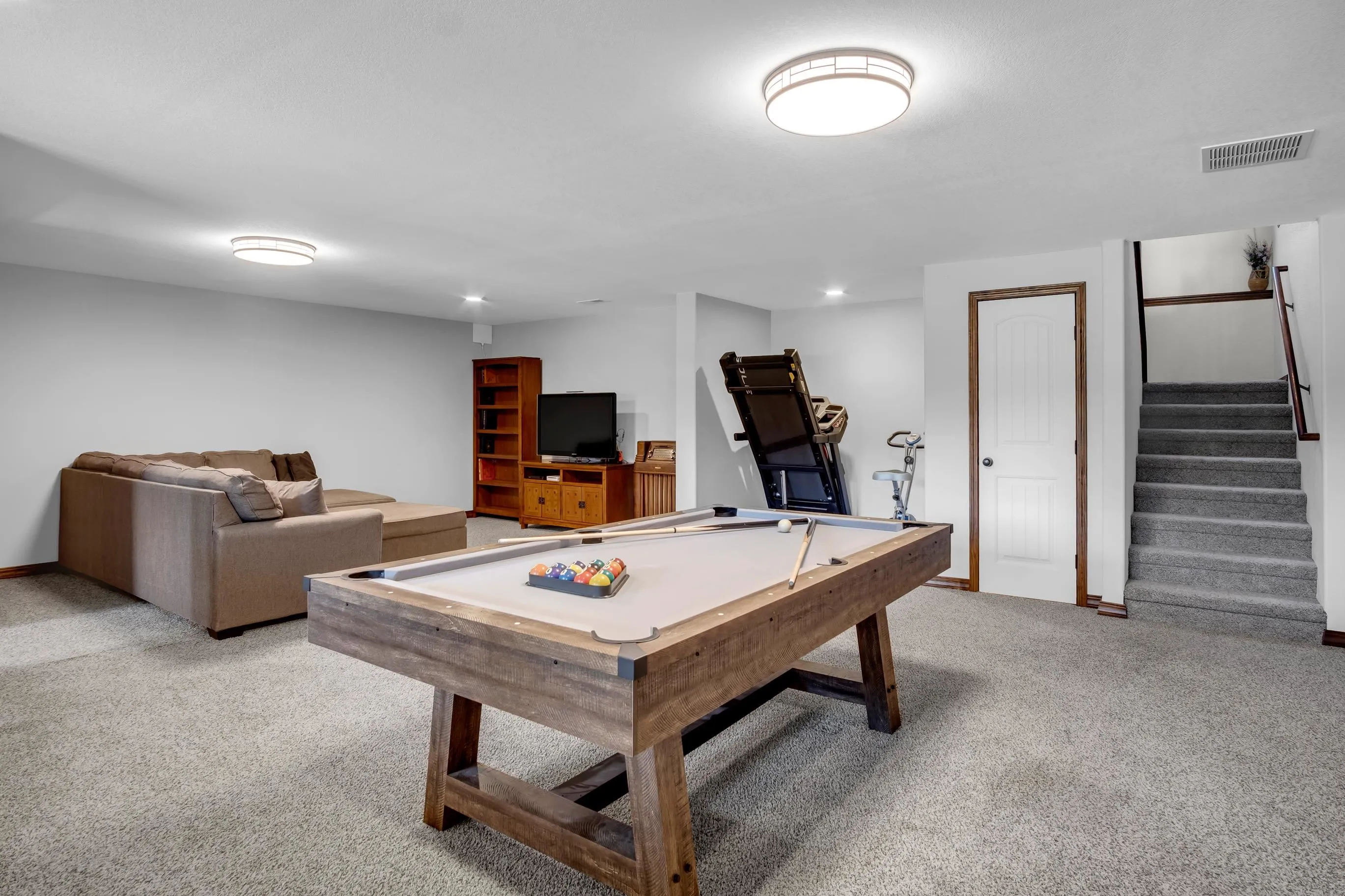 Wichita, Kansas 67204, United States, 5 Bedrooms Bedrooms, ,3 BathroomsBathrooms,Residential,Active,160993