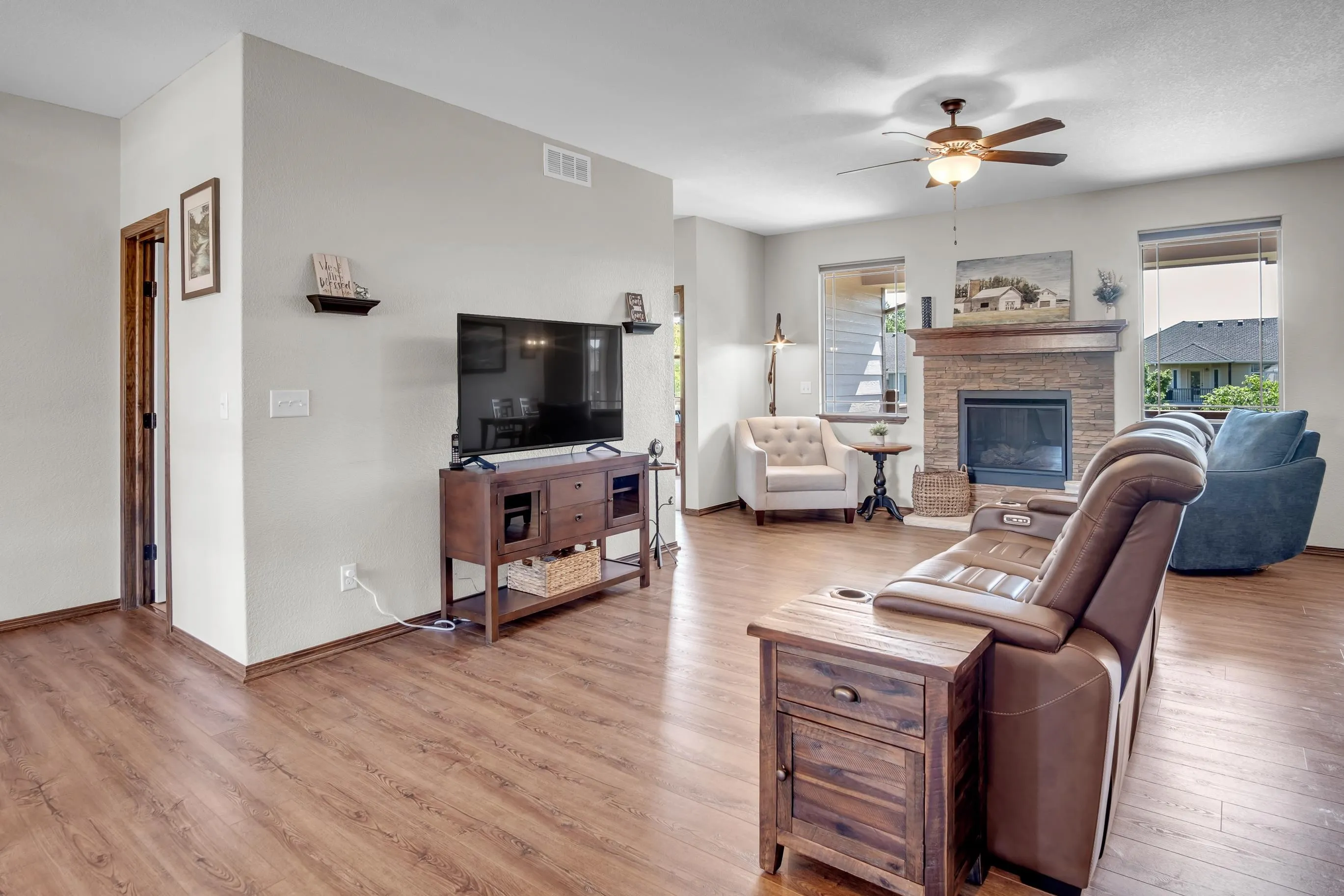 Wichita, Kansas 67204, United States, 5 Bedrooms Bedrooms, ,3 BathroomsBathrooms,Residential,Active,160993